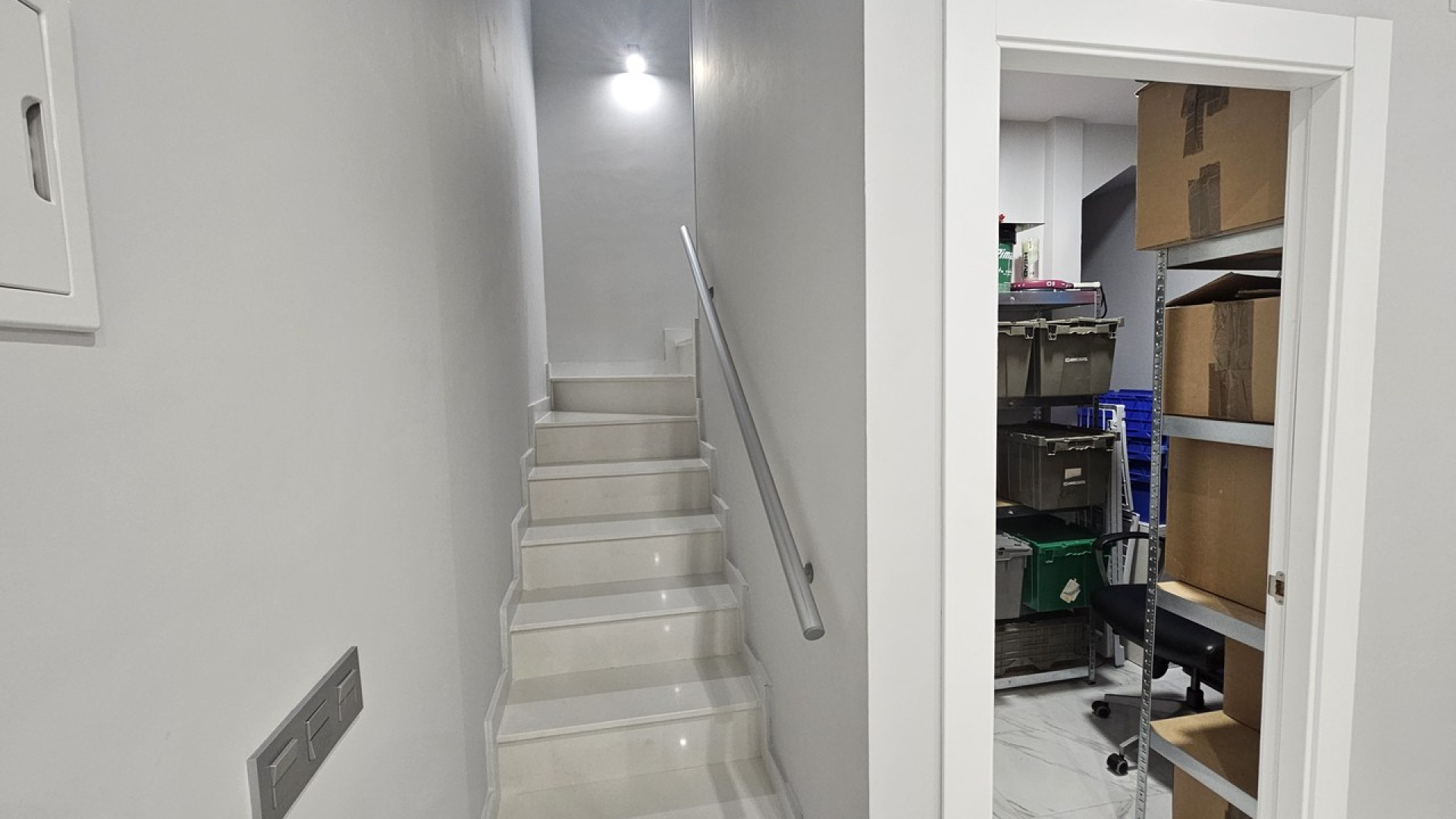 Resale - Detached Villa - Villamartin