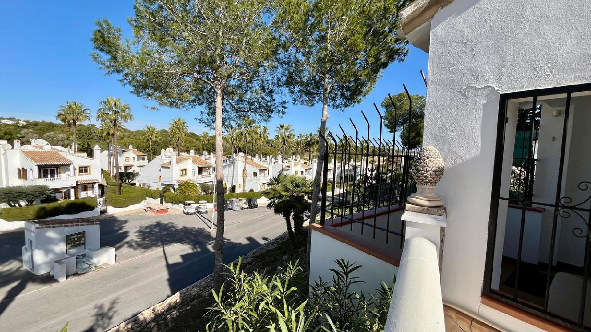 Resale - Detached Villa - Villamartin