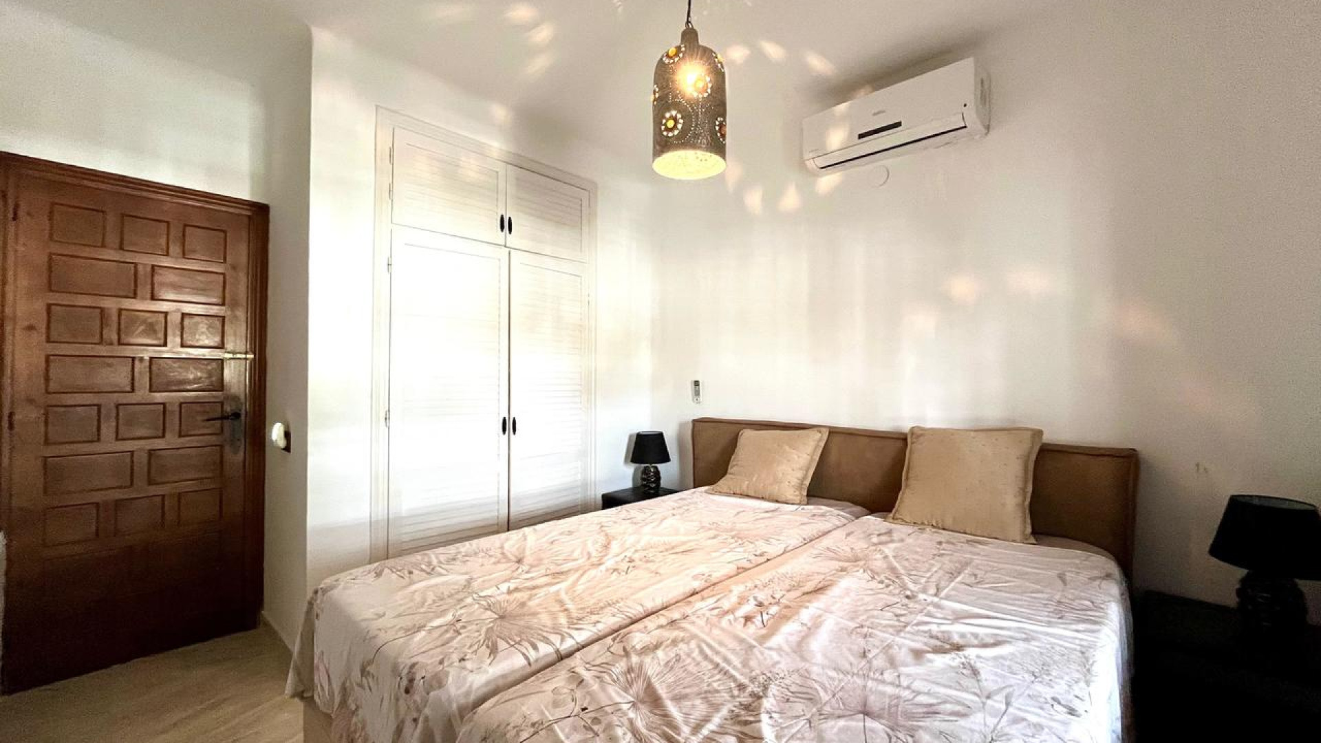 Resale - Detached Villa - Villamartin