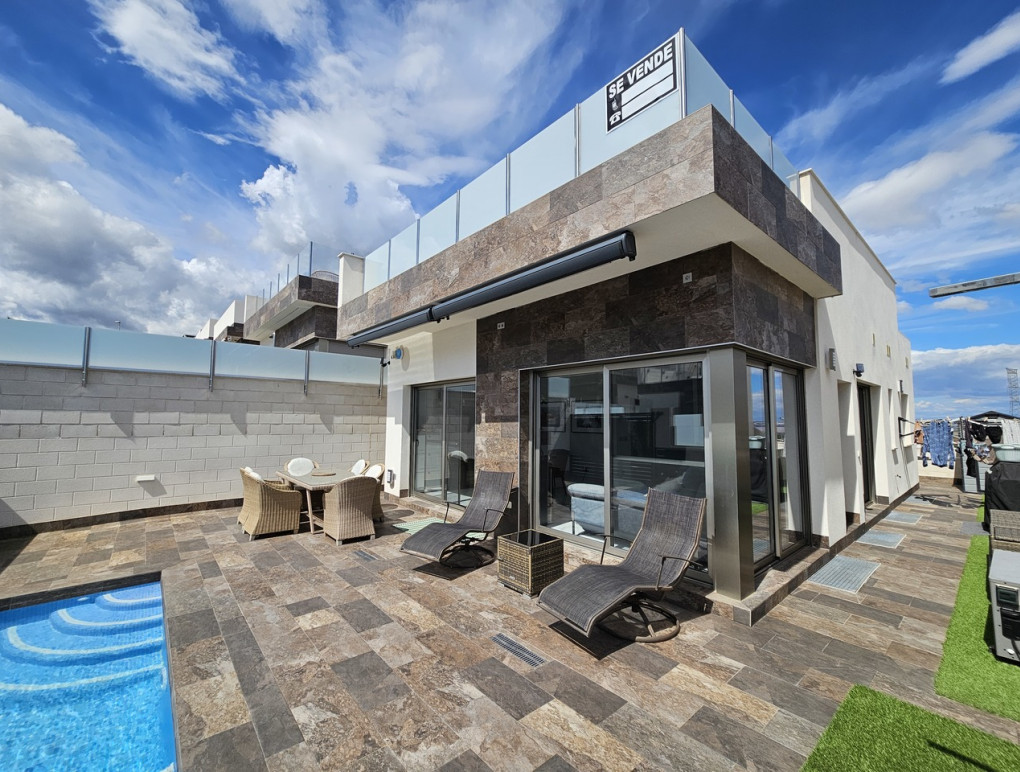 Resale - Detached Villa - Villamartin