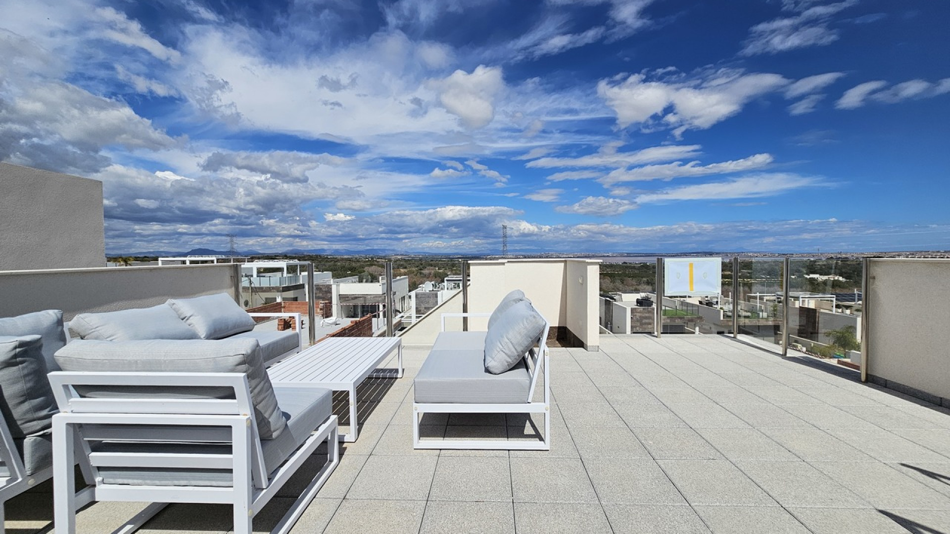 Resale - Detached Villa - Villamartin