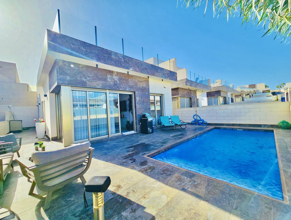 Resale - Detached Villa - Villamartin