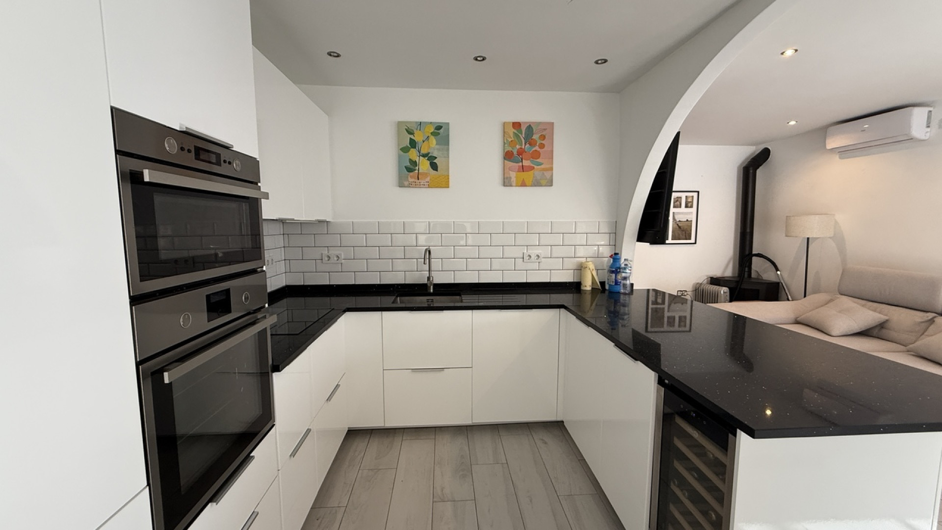 Resale - Detached Villa - Villamartin