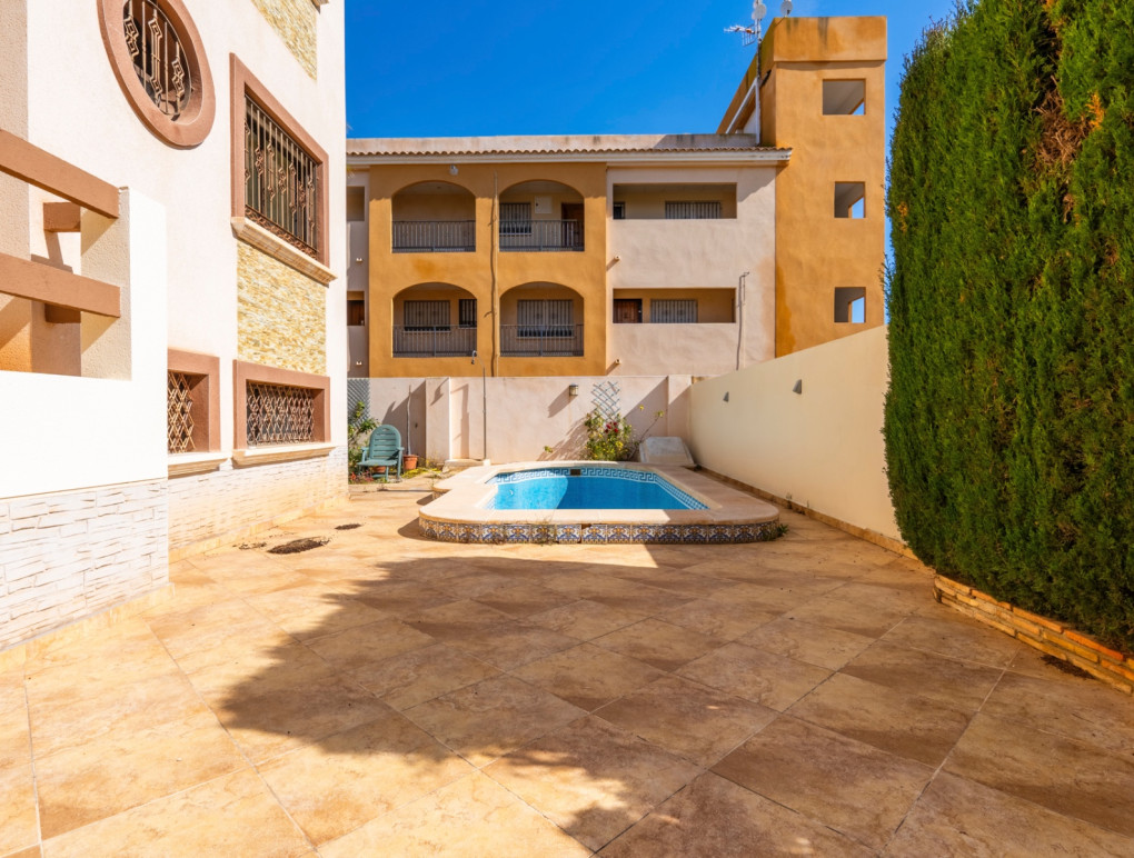 Resale - Detached Villa - Villamartin