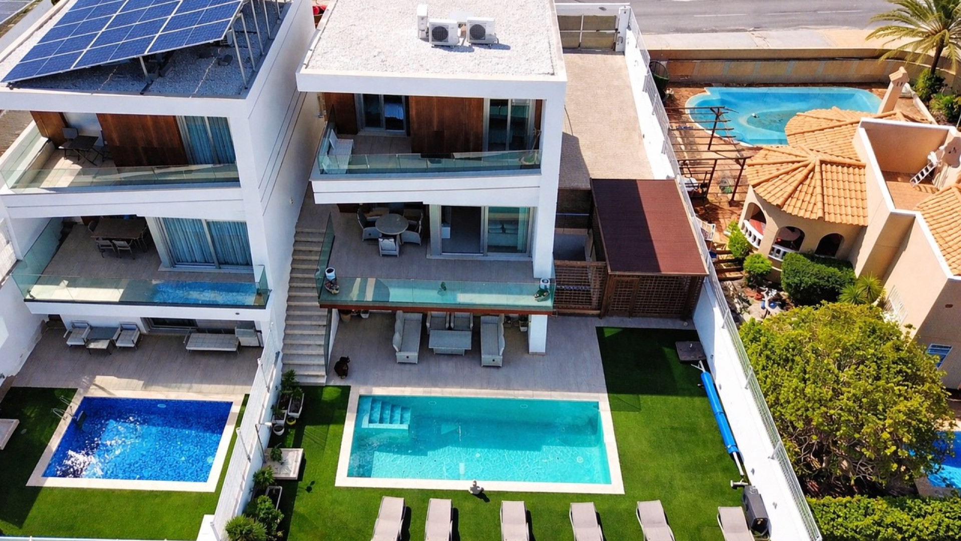 Resale - Detached Villa - Villamartin