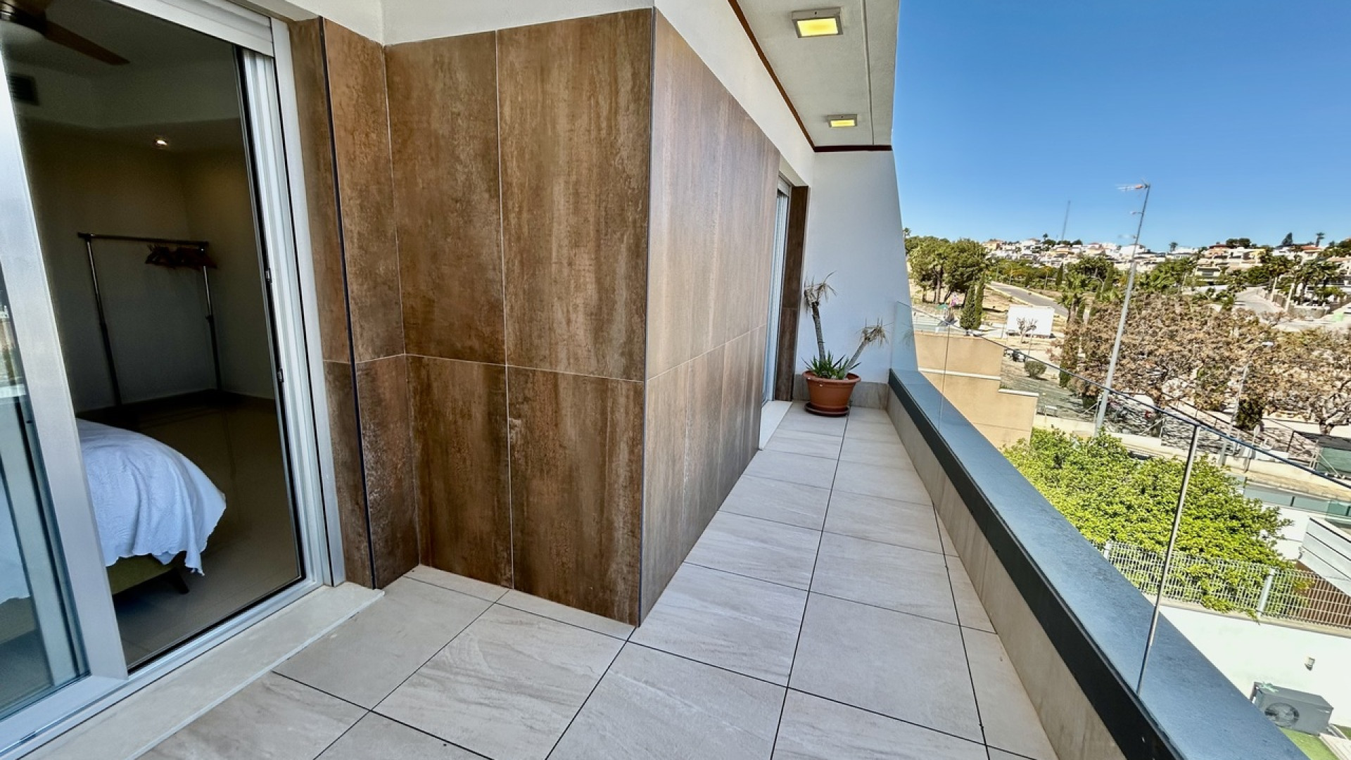 Resale - Detached Villa - Villamartin