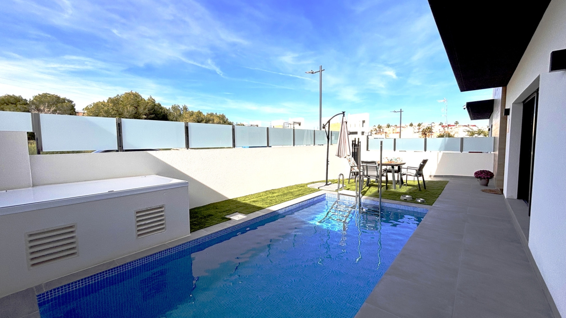 Resale - Detached Villa - Villamartin