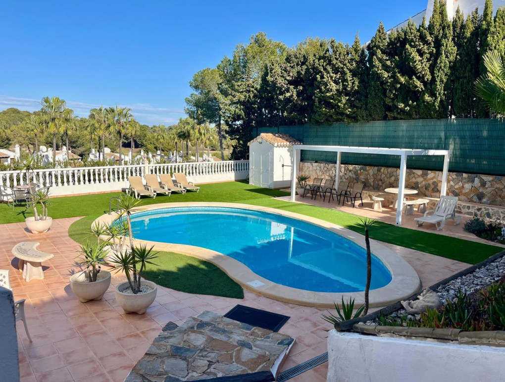 Resale - Detached Villa - Villamartin