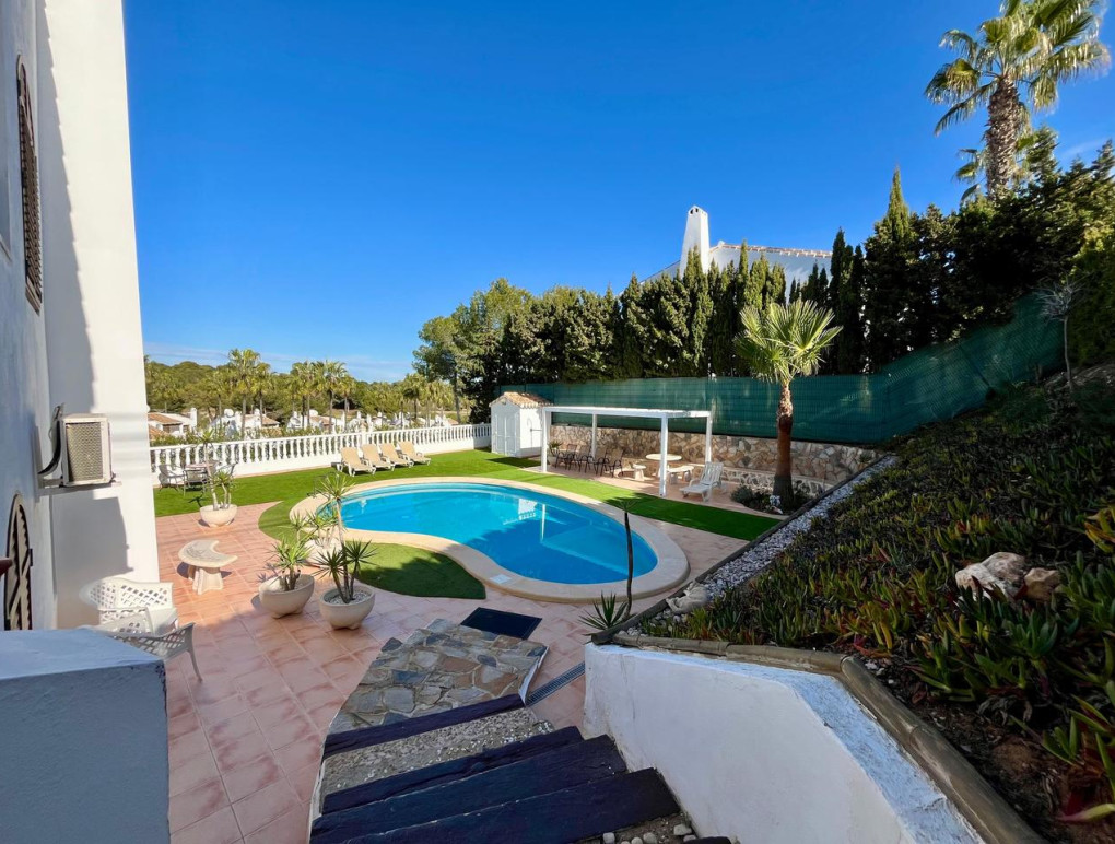 Resale - Detached Villa - Villamartin