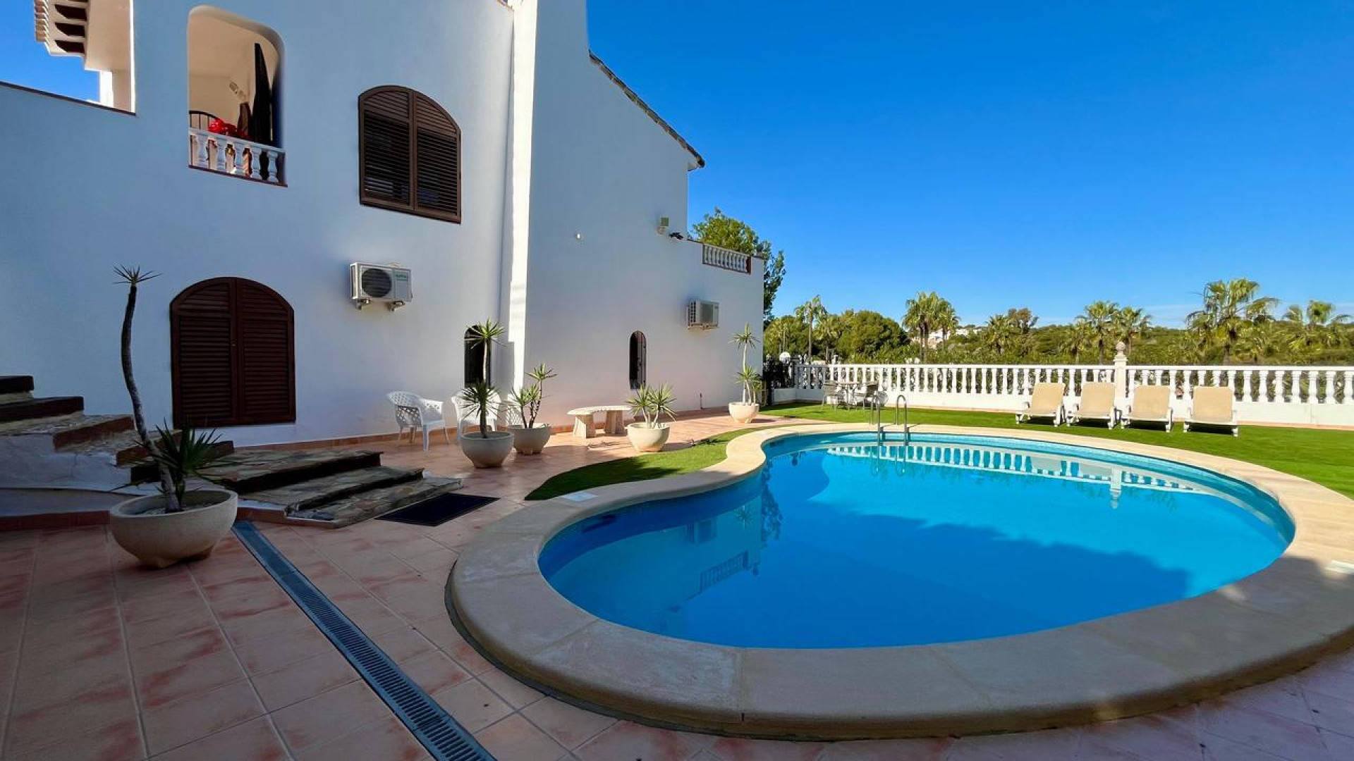 Resale - Detached Villa - Villamartin