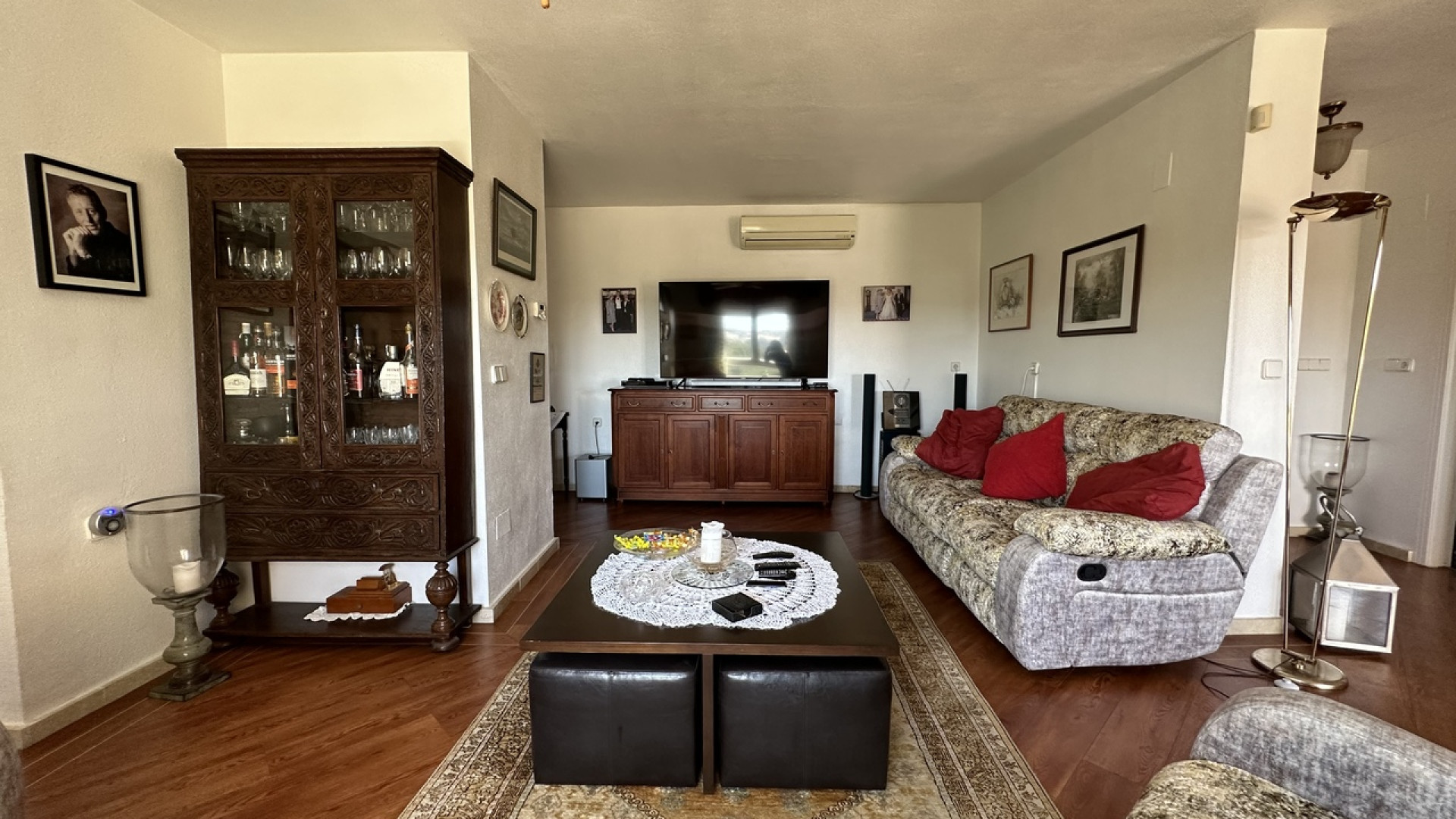 Resale - Detached Villa - Villamartin