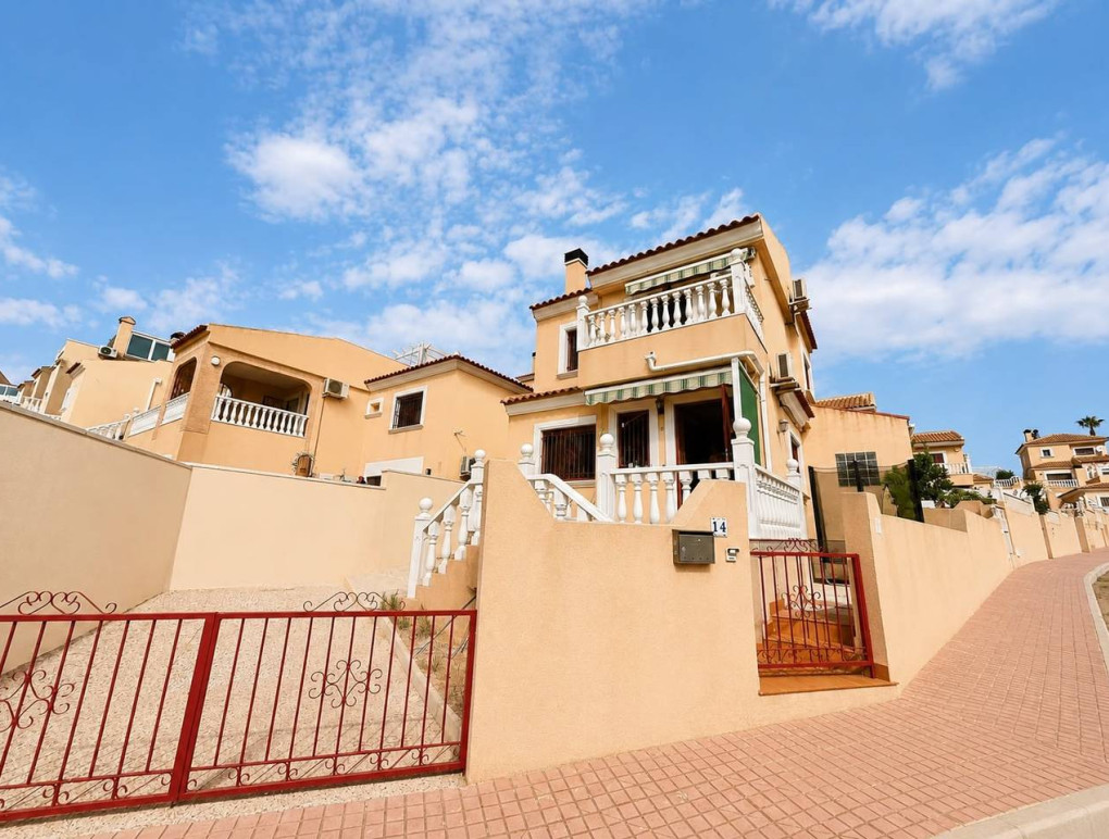 Resale - Detached Villa - Villamartin