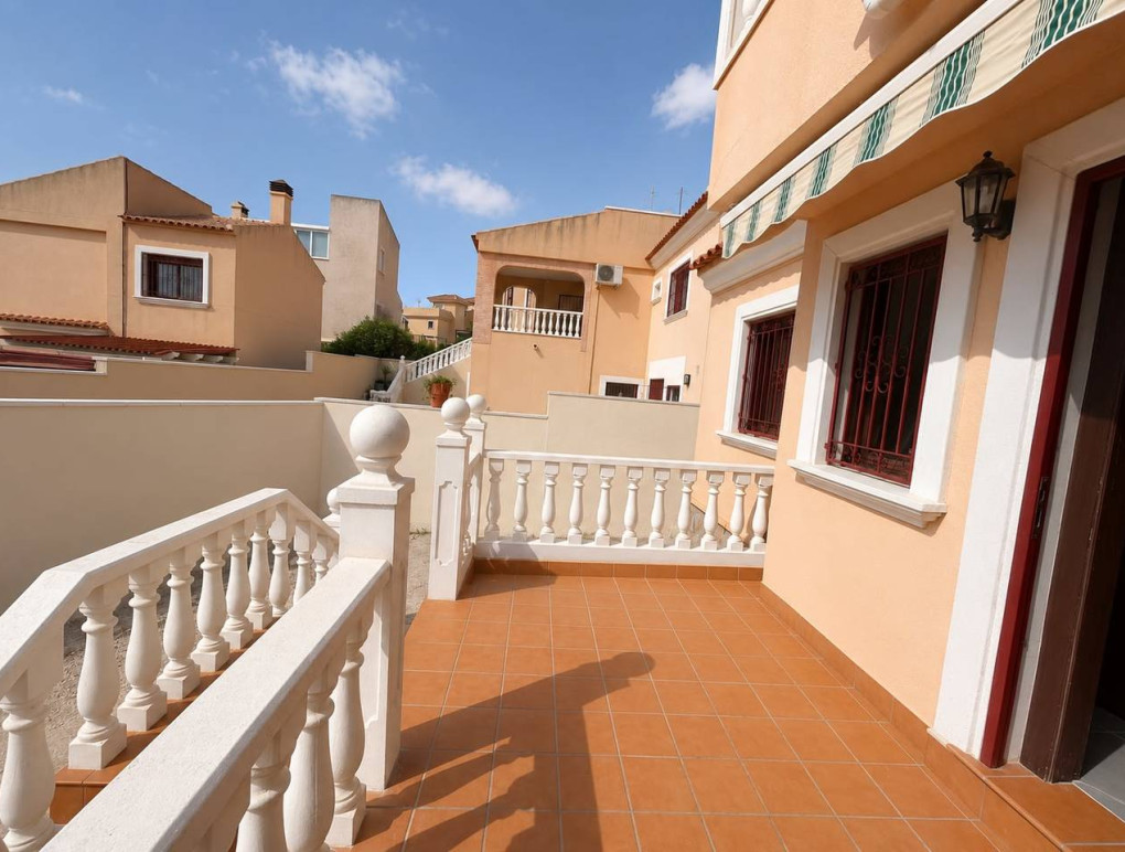 Resale - Detached Villa - Villamartin