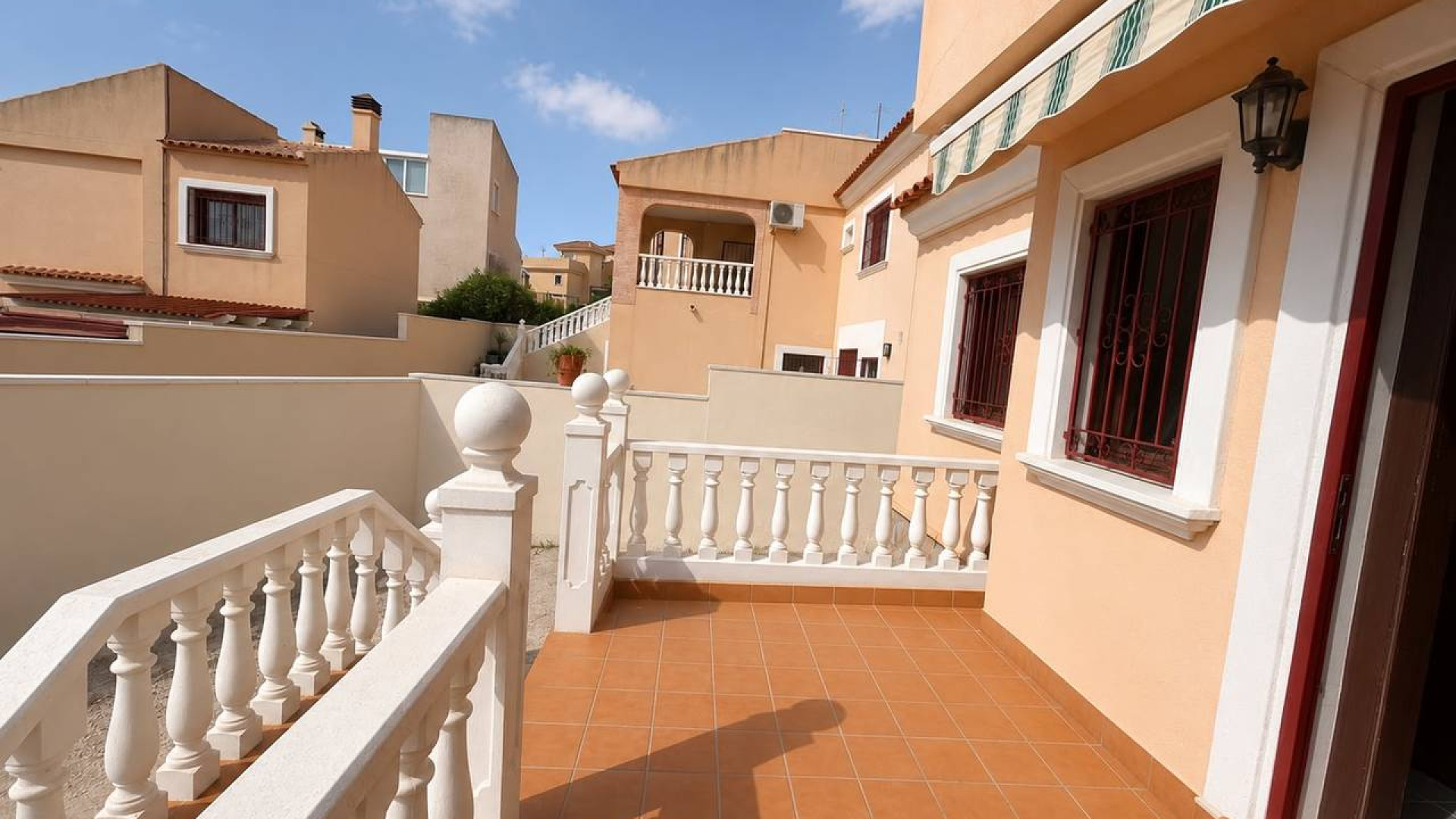 Resale - Detached Villa - Villamartin