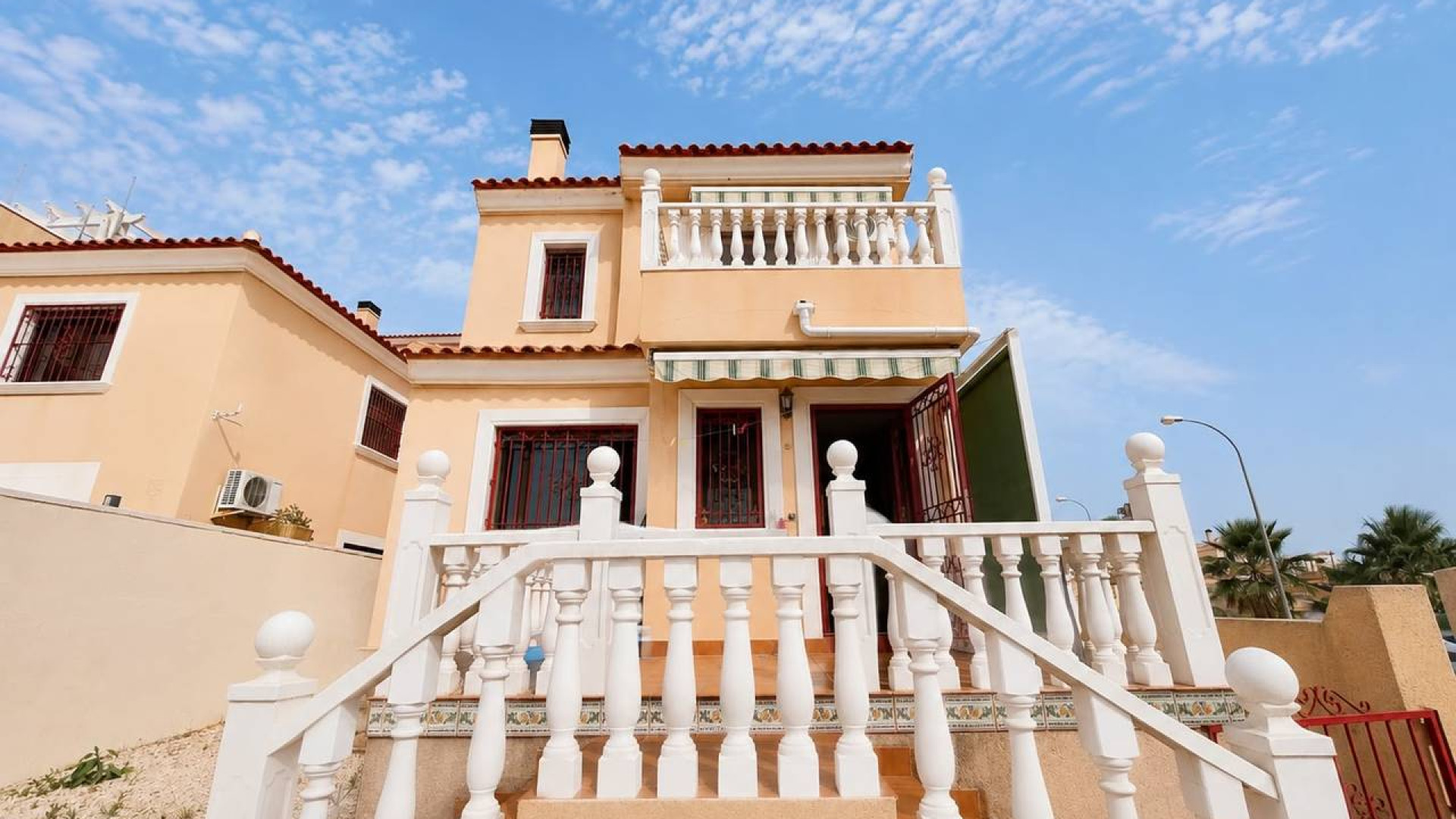 Resale - Detached Villa - Villamartin