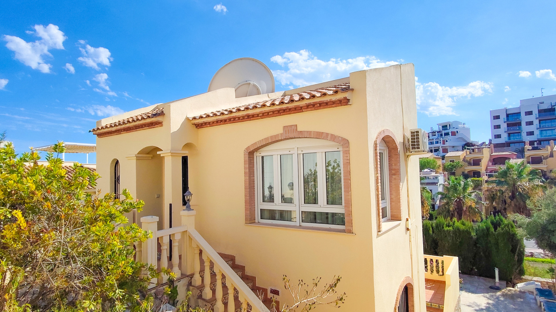 Resale - Detached Villa - Villamartin