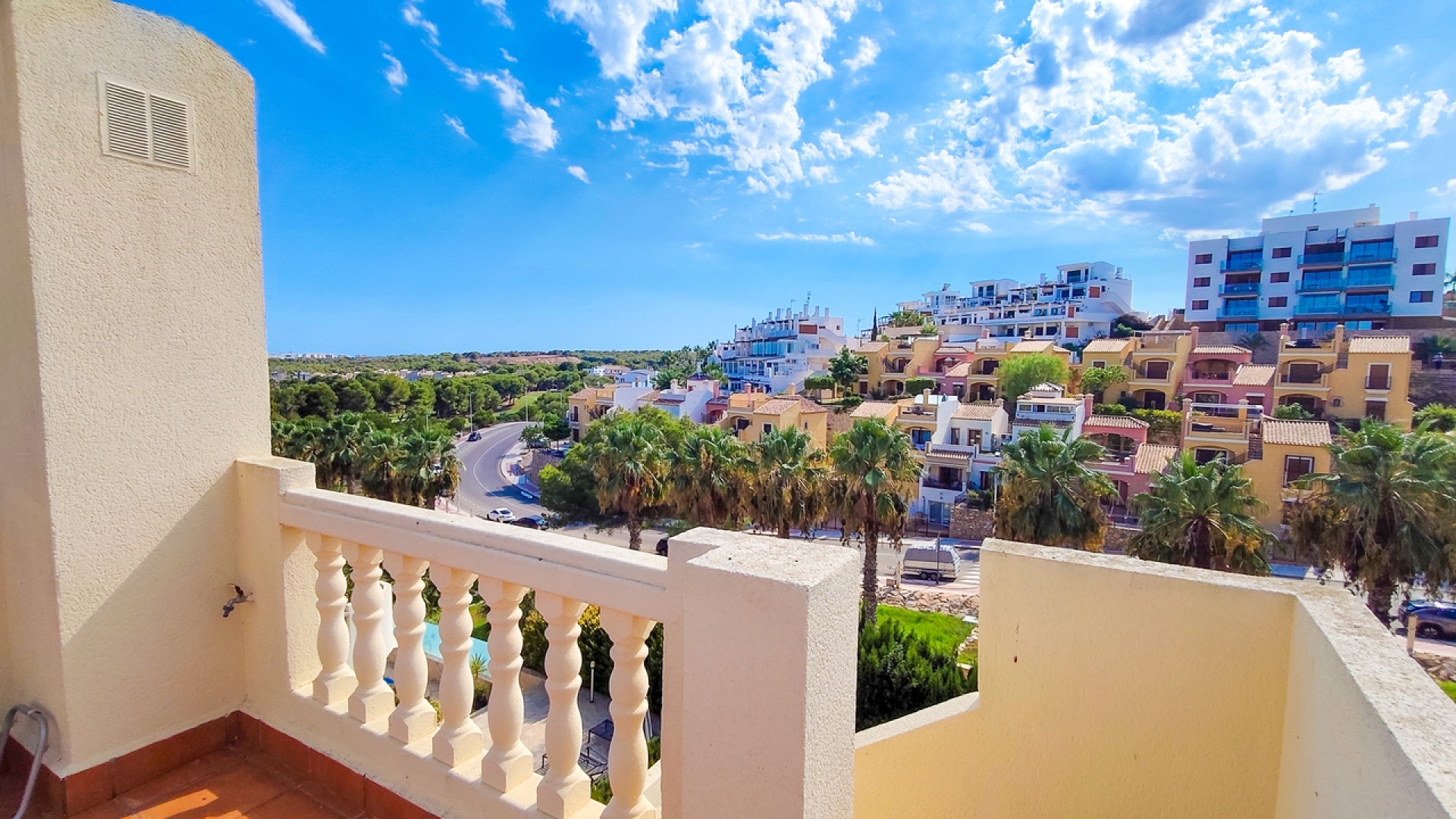 Resale - Detached Villa - Villamartin