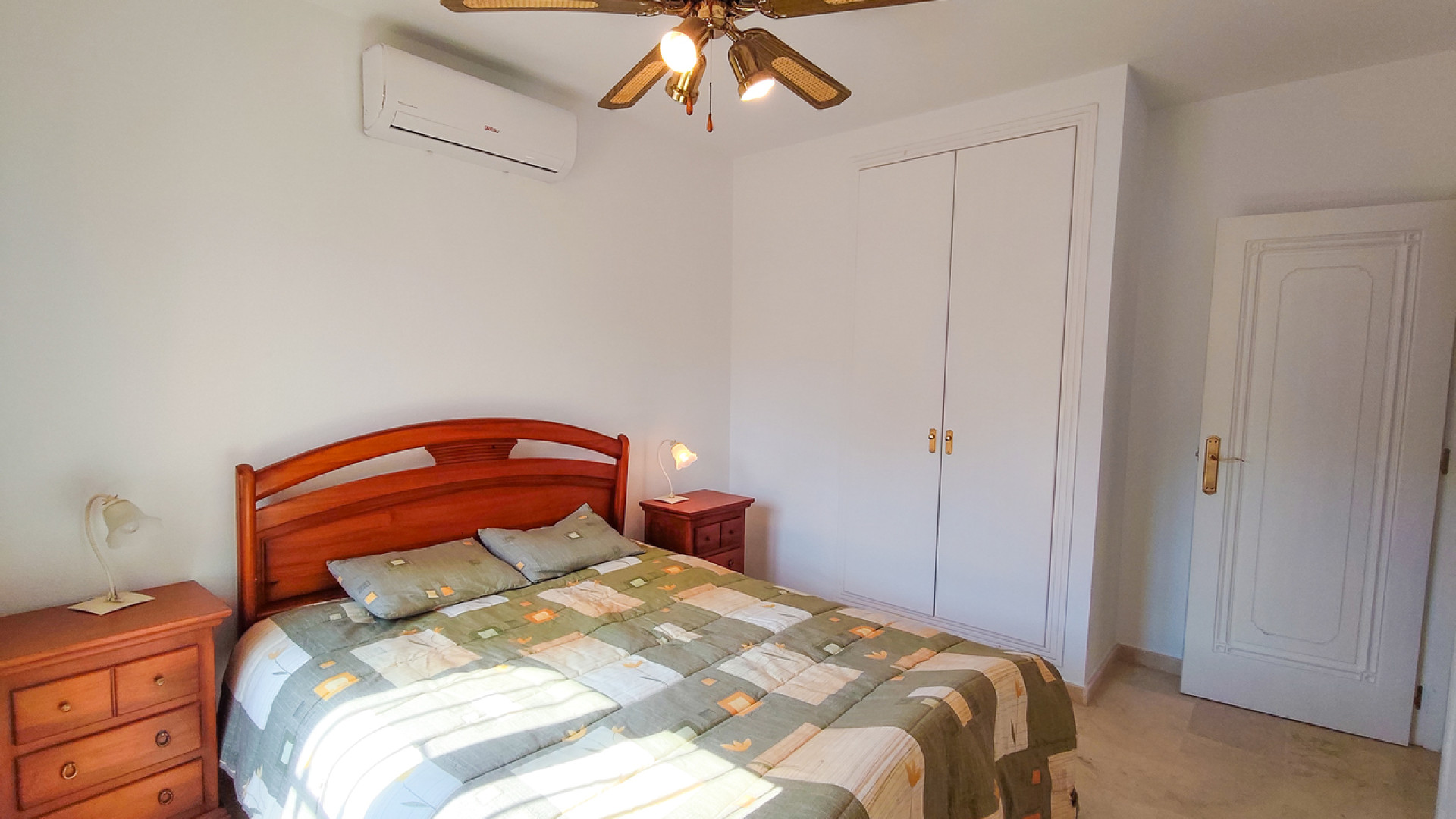 Resale - Detached Villa - Villamartin