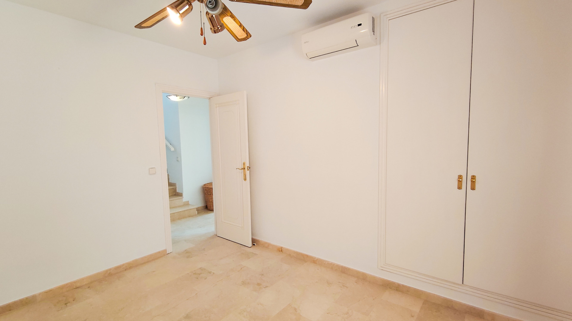 Resale - Detached Villa - Villamartin