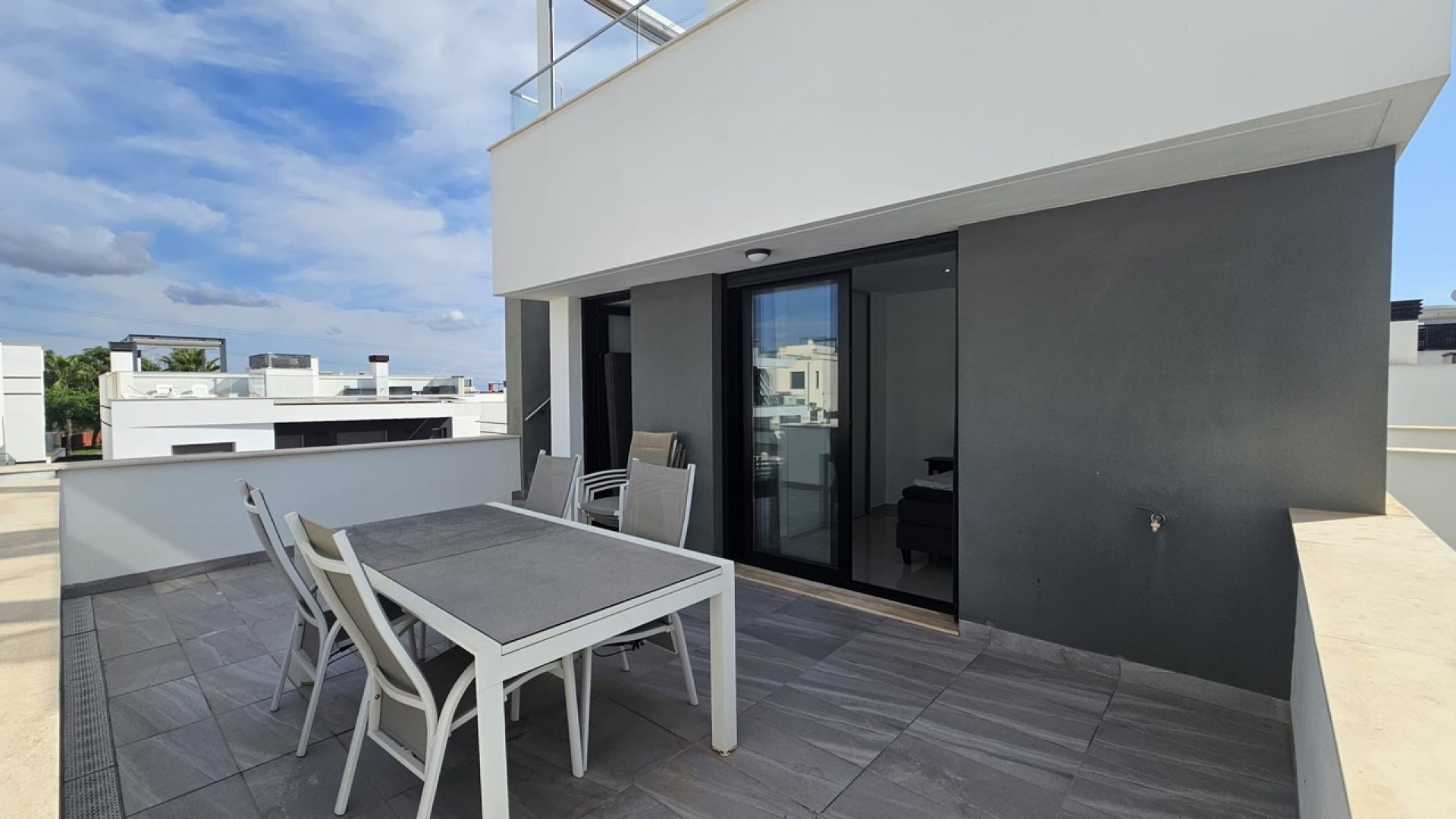 Resale - Detached Villa - Villamartin