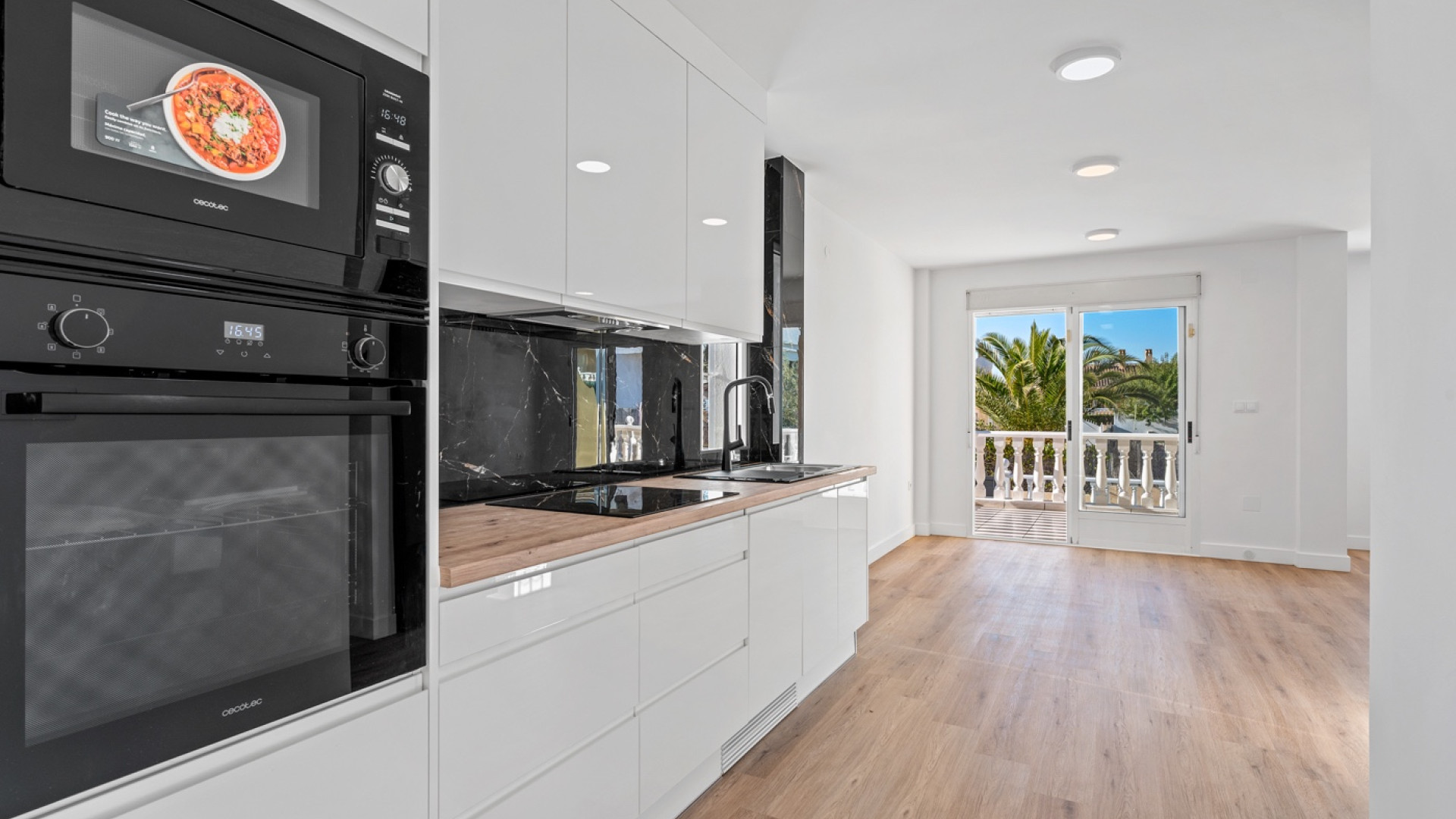 Resale - Doppelhaushälfte - Benimar