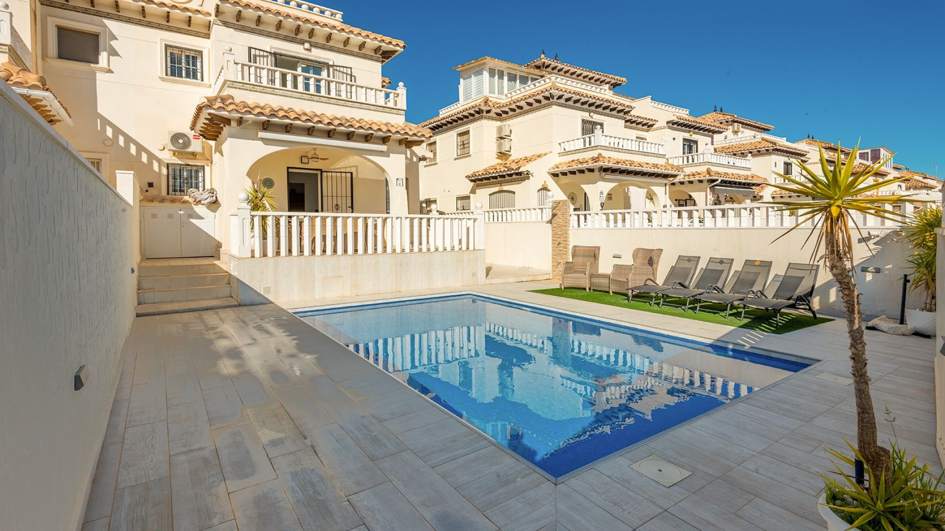 Resale - Двухквартирный дом - Orihuela Costa - Lomas de Cabo Roig