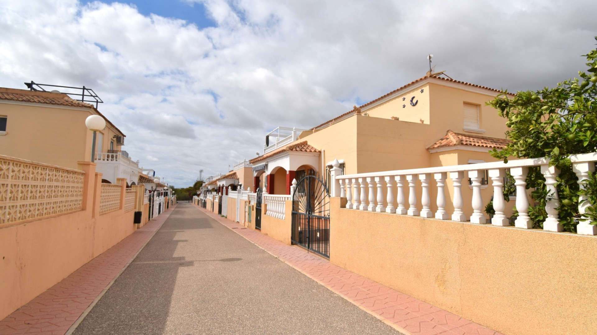 Resale - Двухквартирный дом - Orihuela Costa - Playa Flamenca