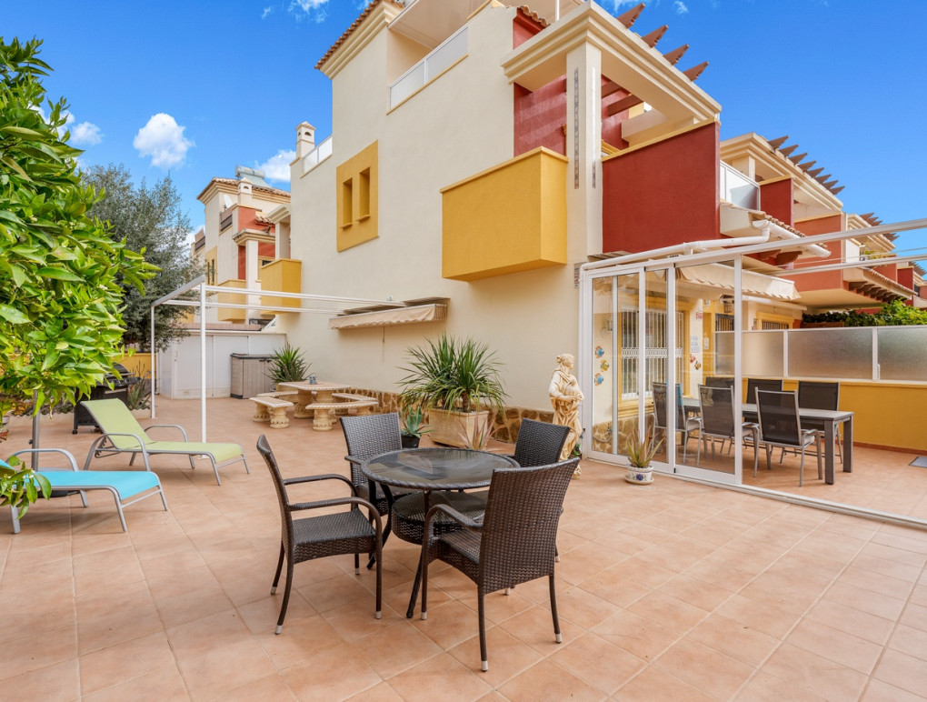 Resale - Двухквартирный дом - Orihuela Costa - Villamartin