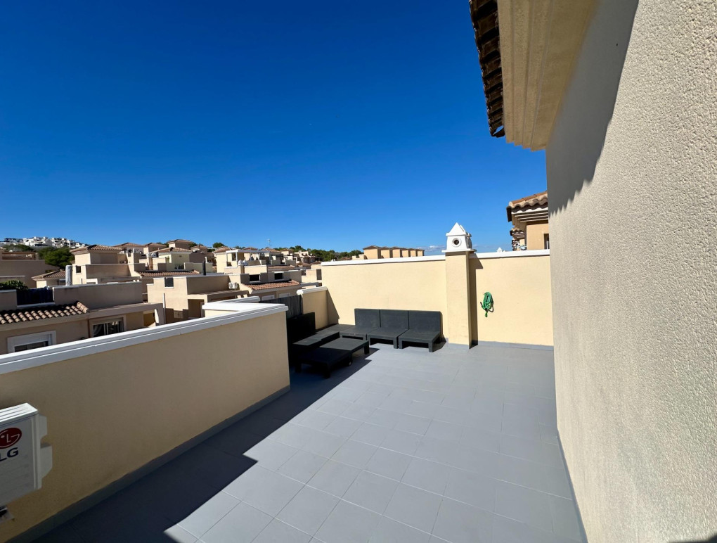Resale - Двухквартирный дом - San Miguel de Salinas - Residencial los flamencos
