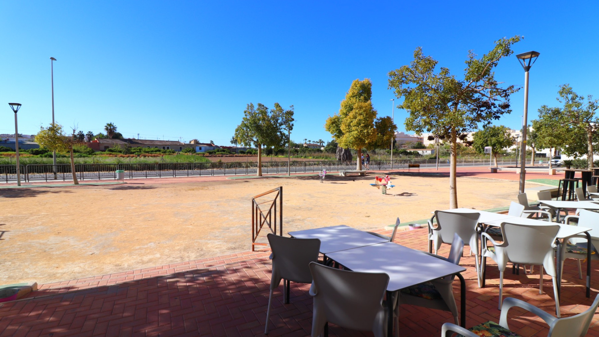 Resale - Gewerbe (Mietobjekt) - Formentera del Segura - Formentera - Village