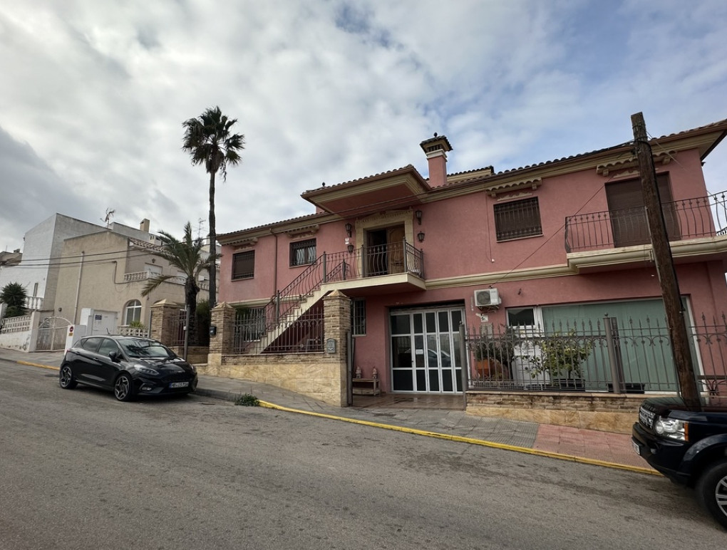 Resale - House - San Miguel de Salinas