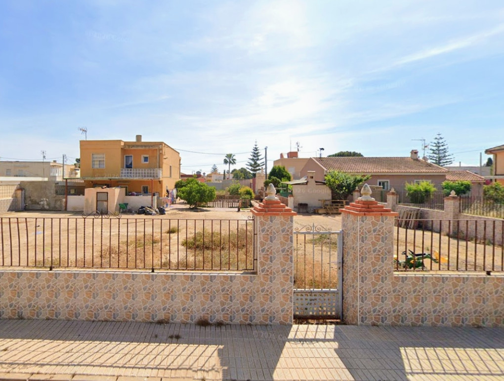 Resale - Plot / Land - Los Urrutias
