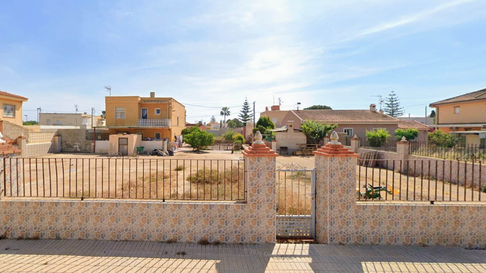 Resale - Plot / Land - Los Urrutias