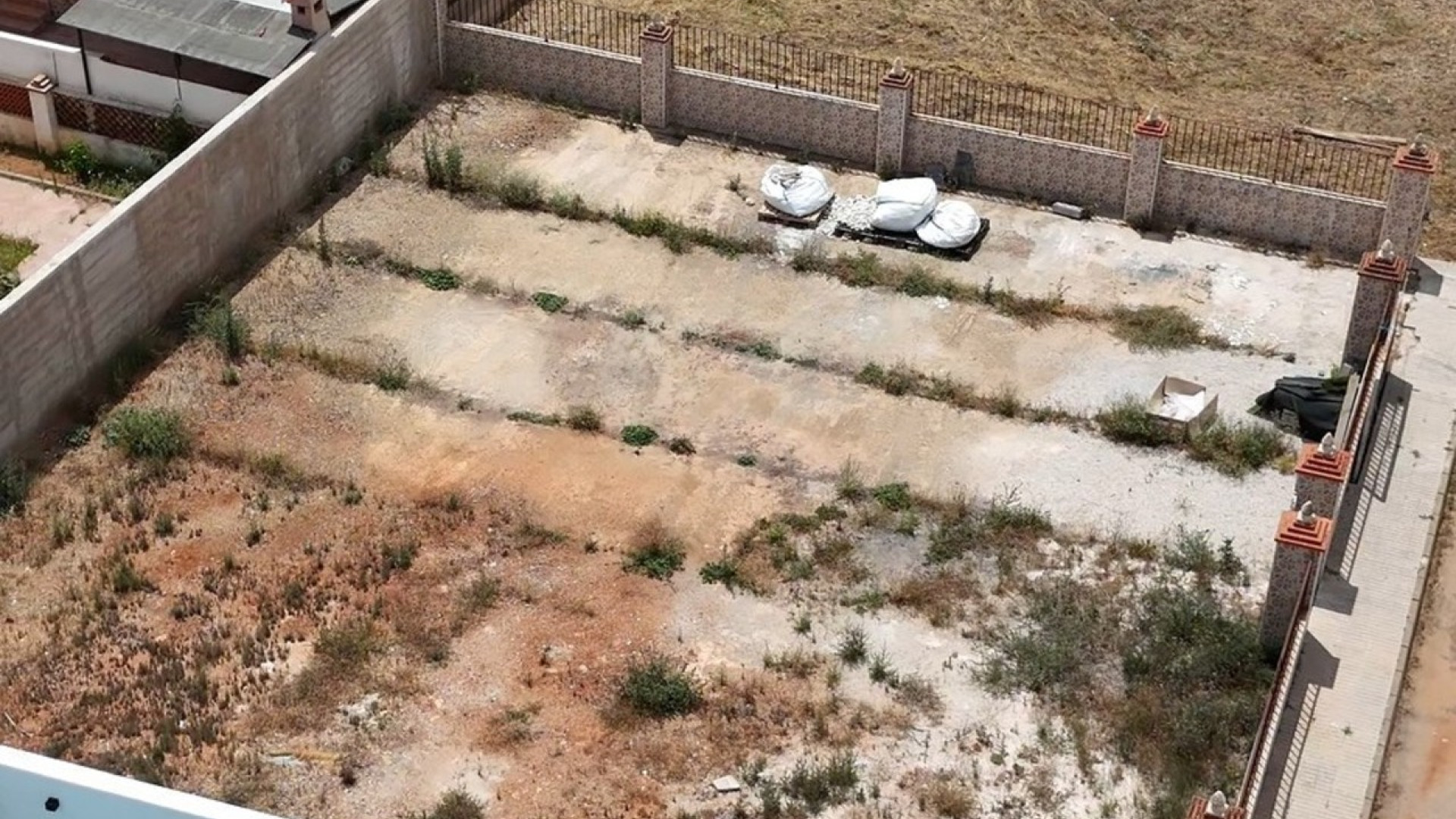 Resale - Plot / Land - Los Urrutias