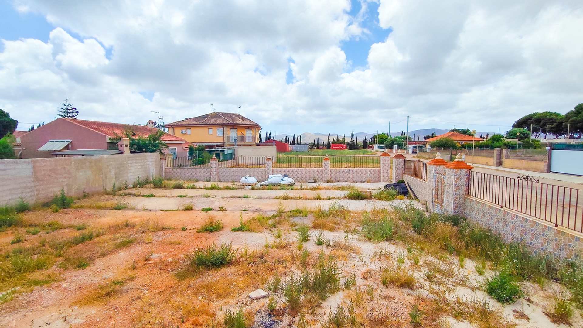 Resale - Plot / Land - Los Urrutias