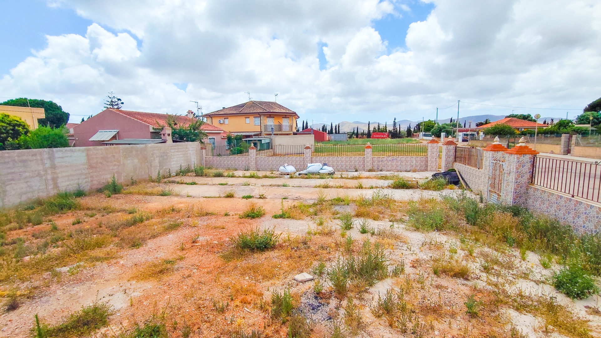 Resale - Plot / Land - Los Urrutias
