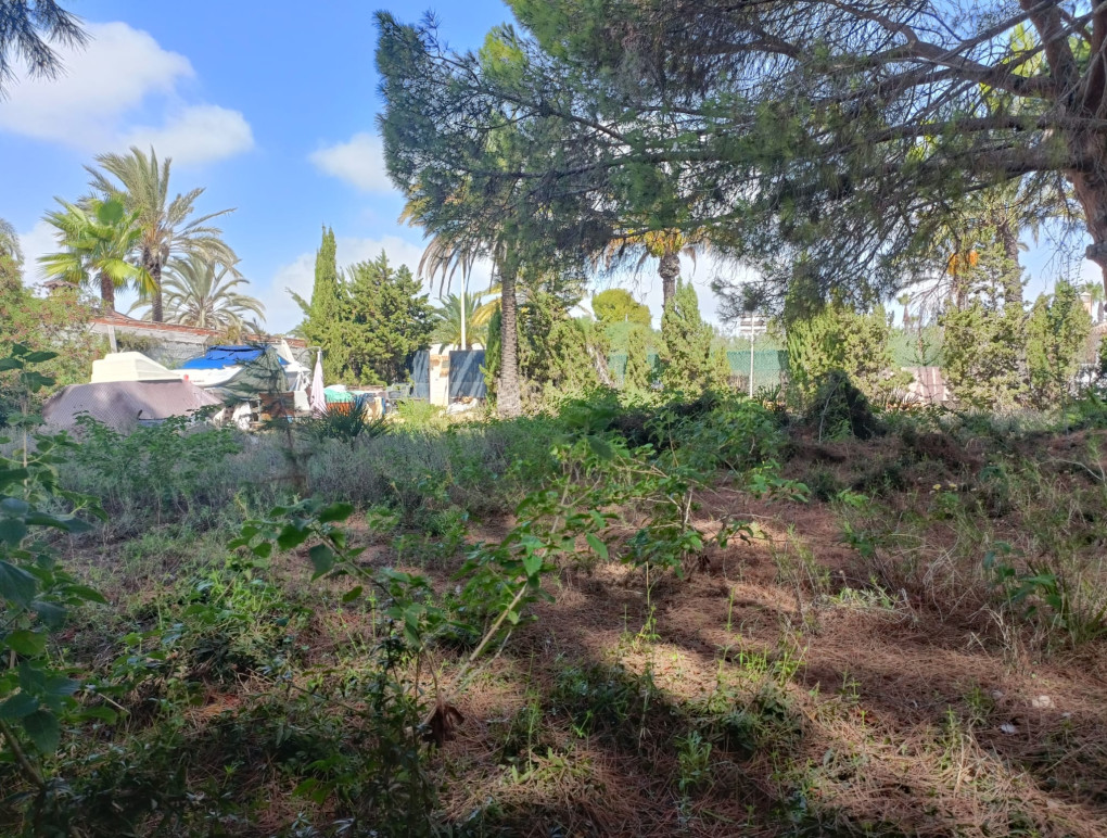 Resale - Plot of Land - Cabo Roig