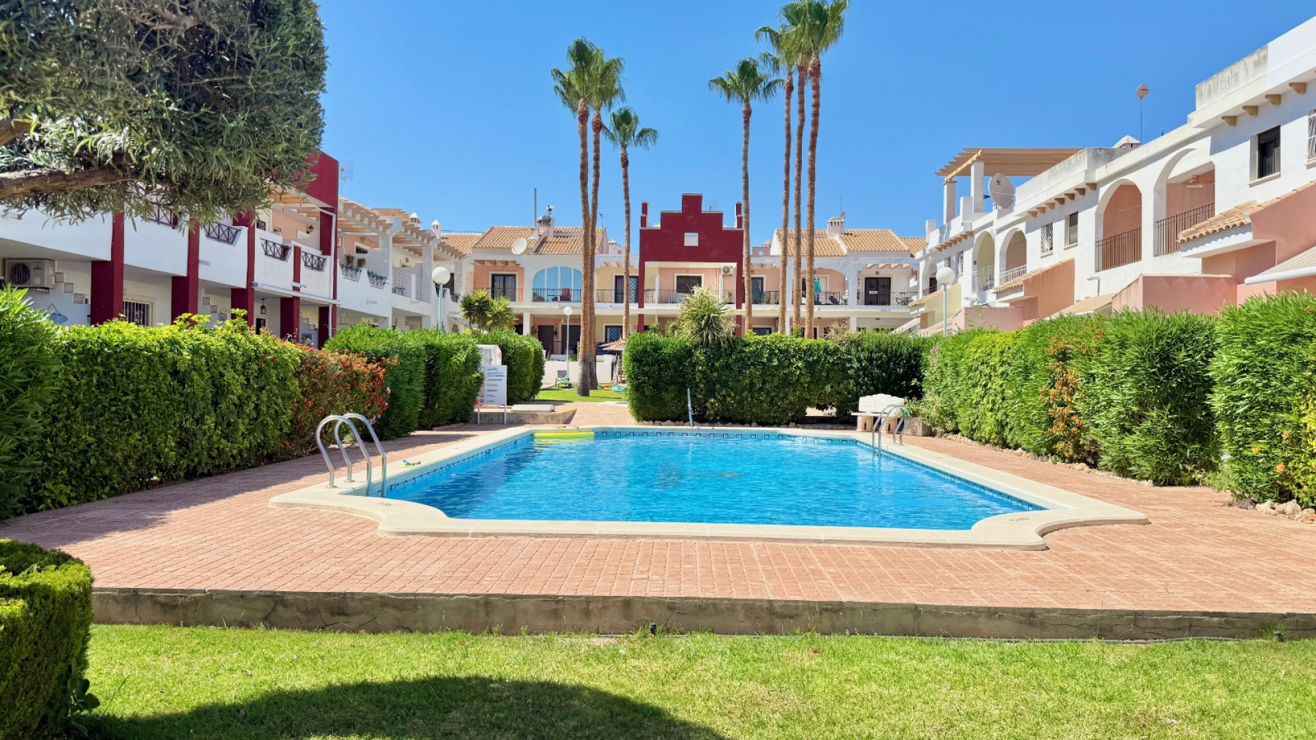 Resale - Semi-detached house - Ciudad Quesada