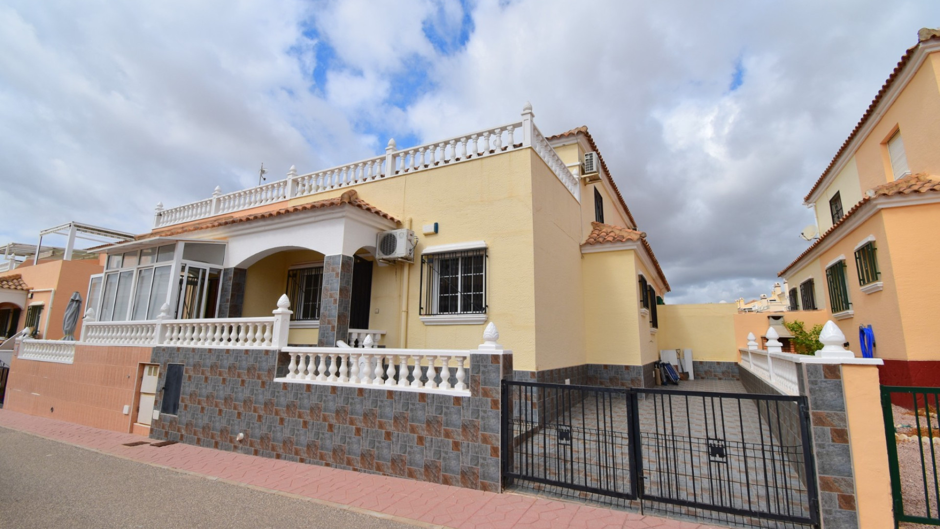 Resale - Semi-detached house - Orihuela Costa - Playa Flamenca