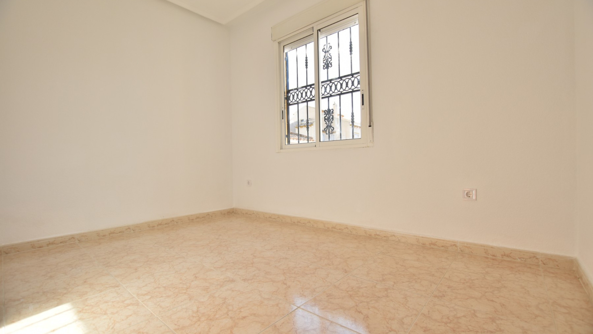 Resale - Semi-detached house - Orihuela Costa - Punta Prima