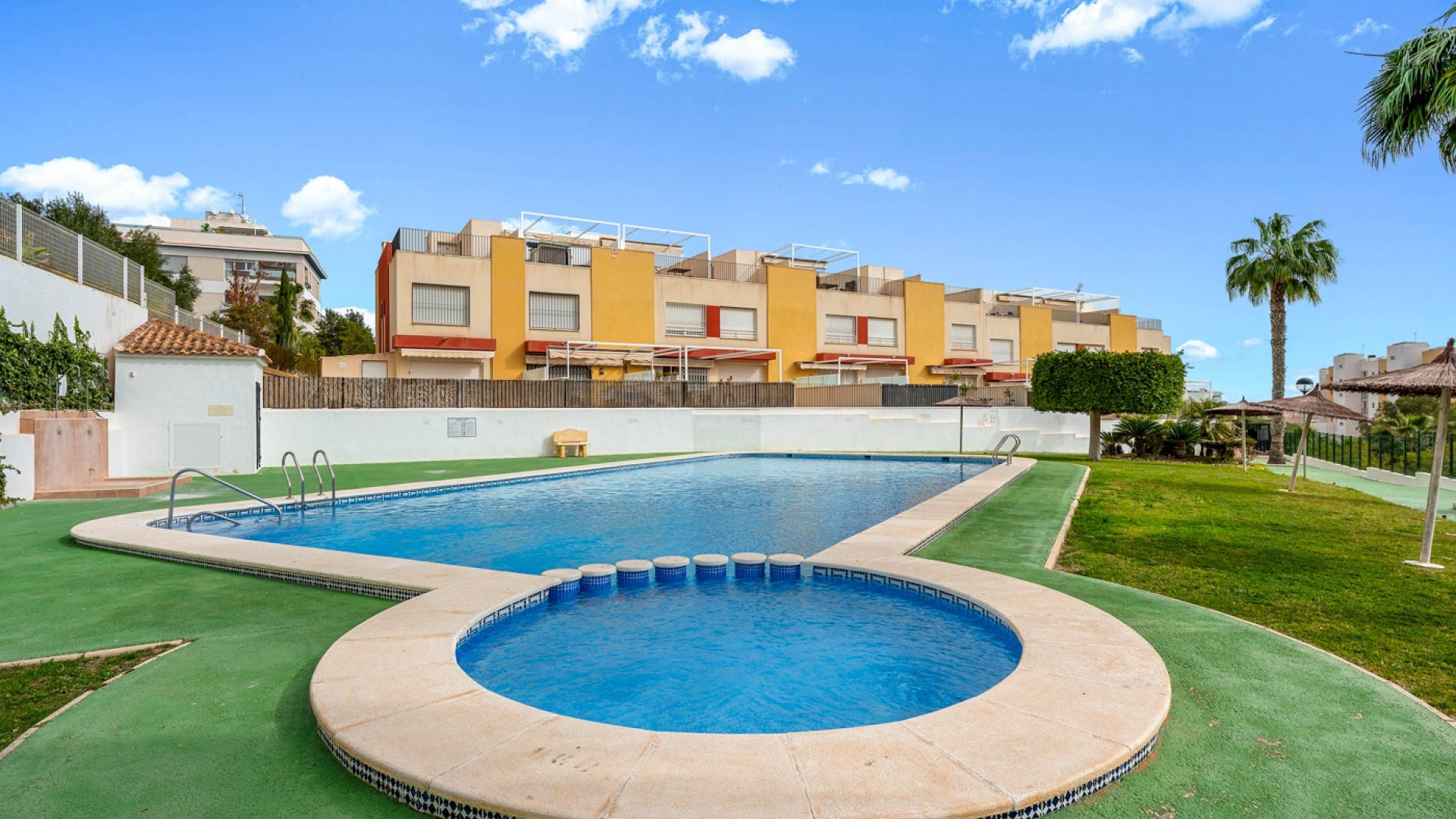 Resale - Semi-detached house - Orihuela Costa - Villamartin