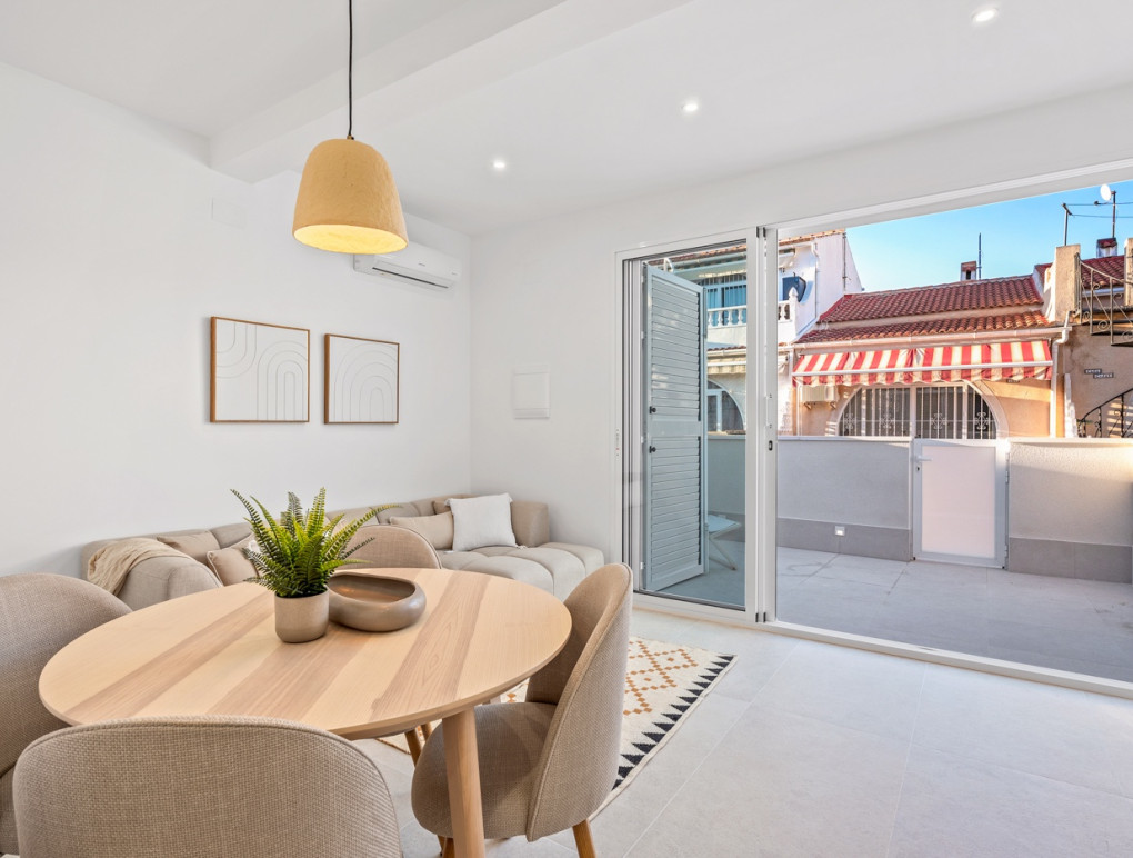 Resale - Semi-detached house - Torrevieja - El Chaparral