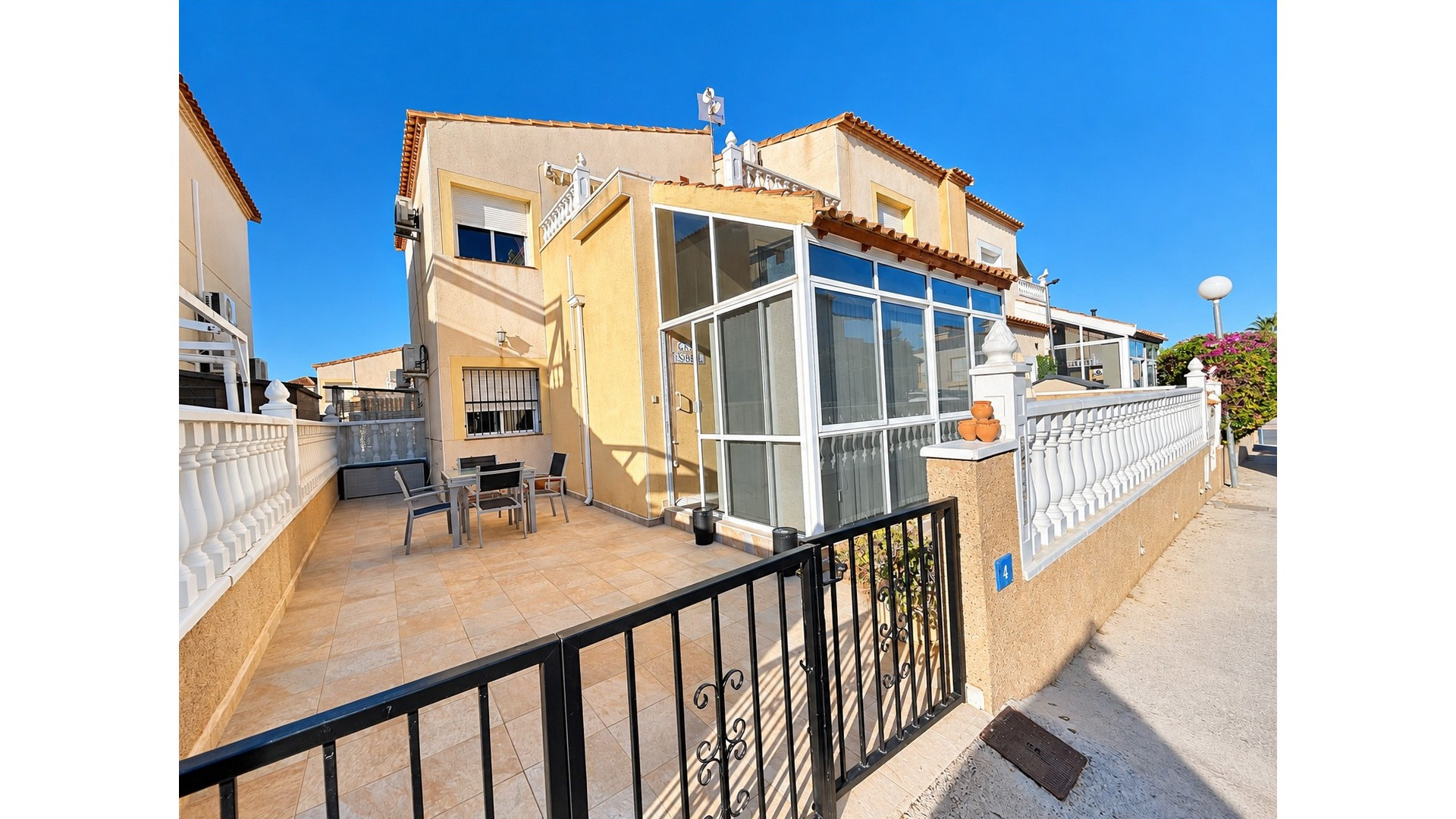 Resale - Stadthaus - Algorfa - Montebello