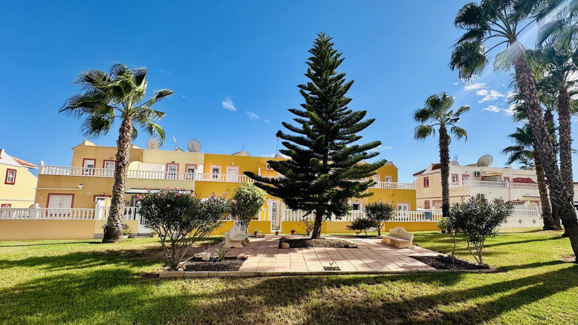 Resale - Stadthaus - Cabo Roig