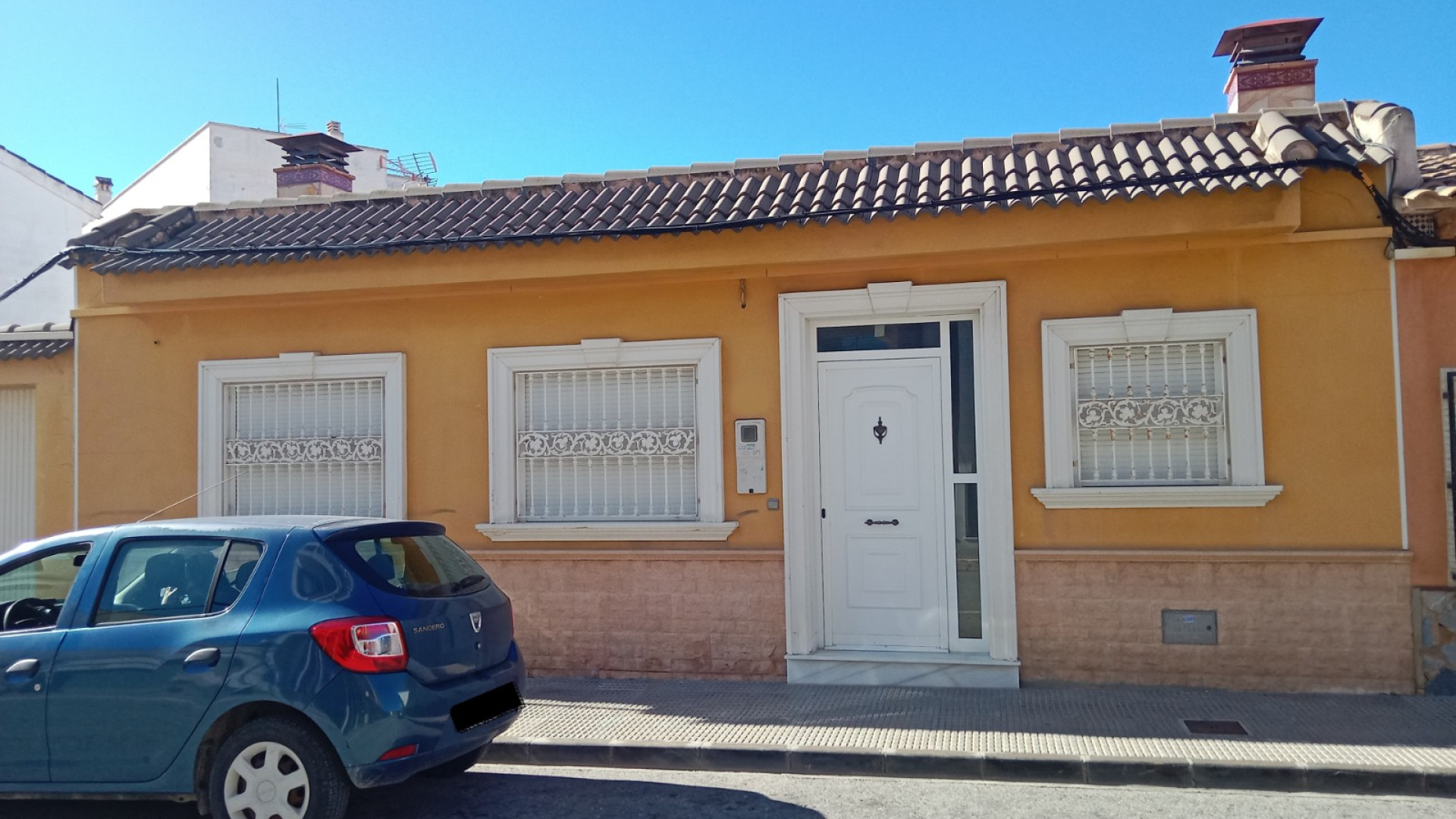 Resale - Stadthaus - Los Montesinos
