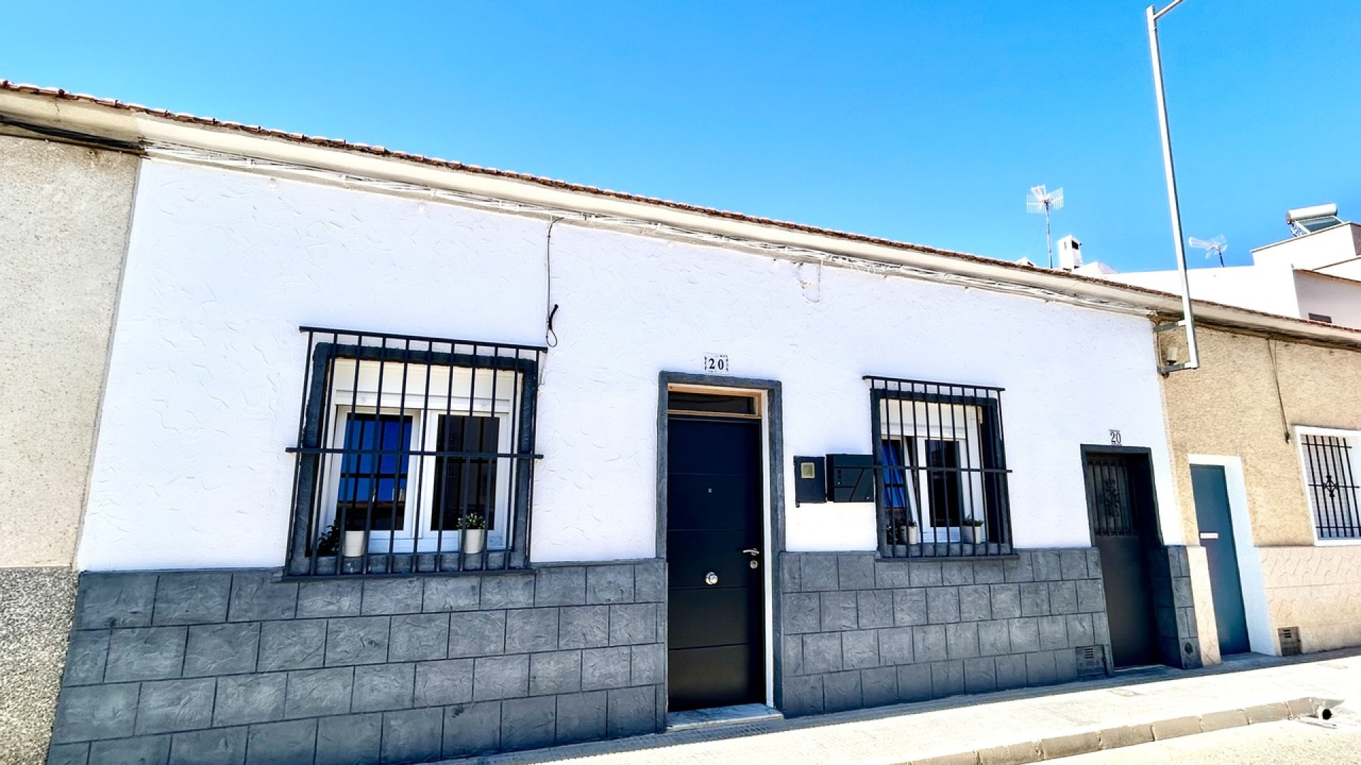 Resale - Stadthaus - San Miguel de Salinas