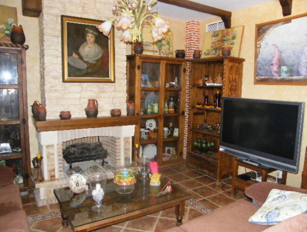 Resale - Таунхаус - Daya Nueva