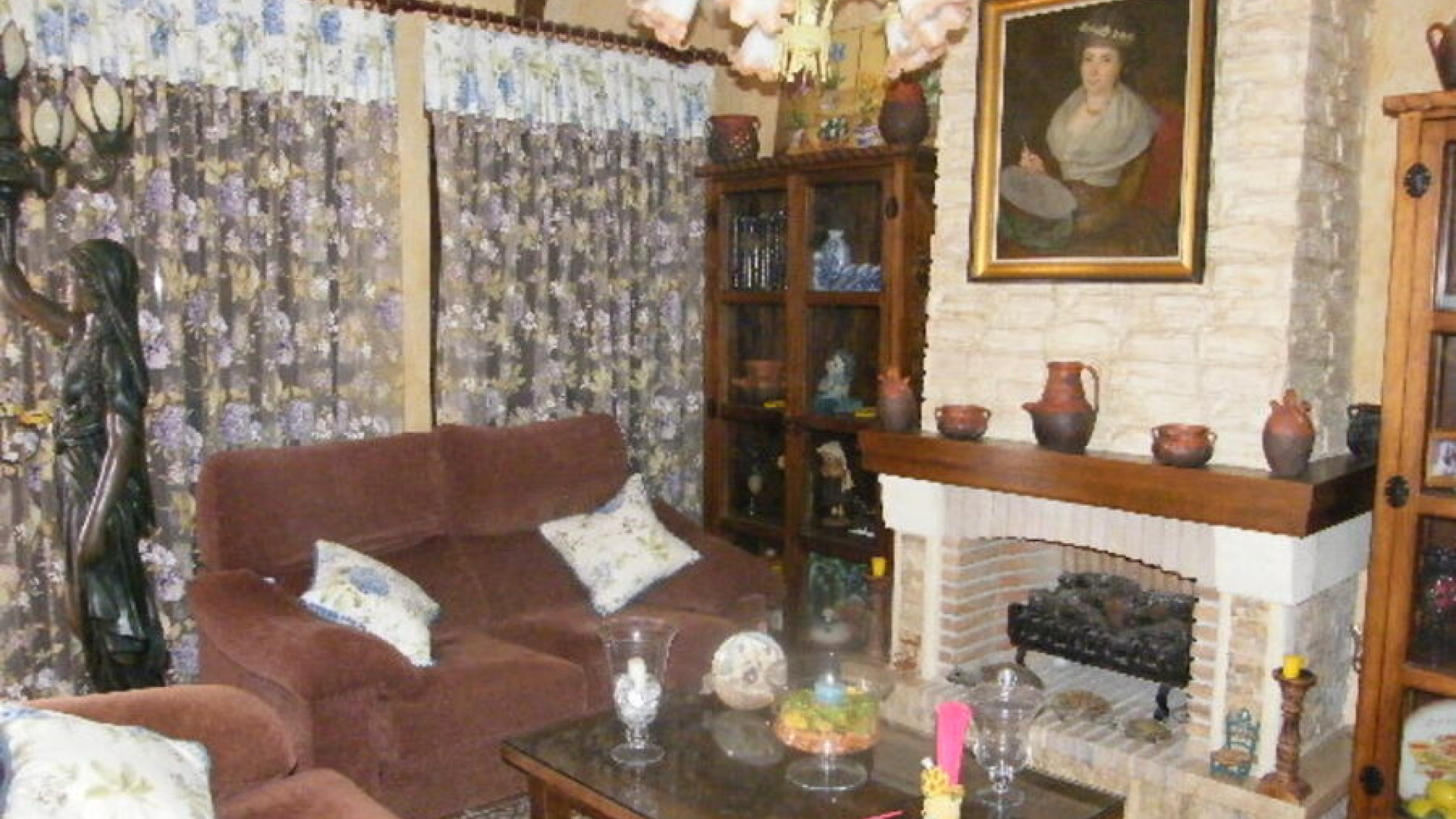 Resale - Таунхаус - Daya Nueva