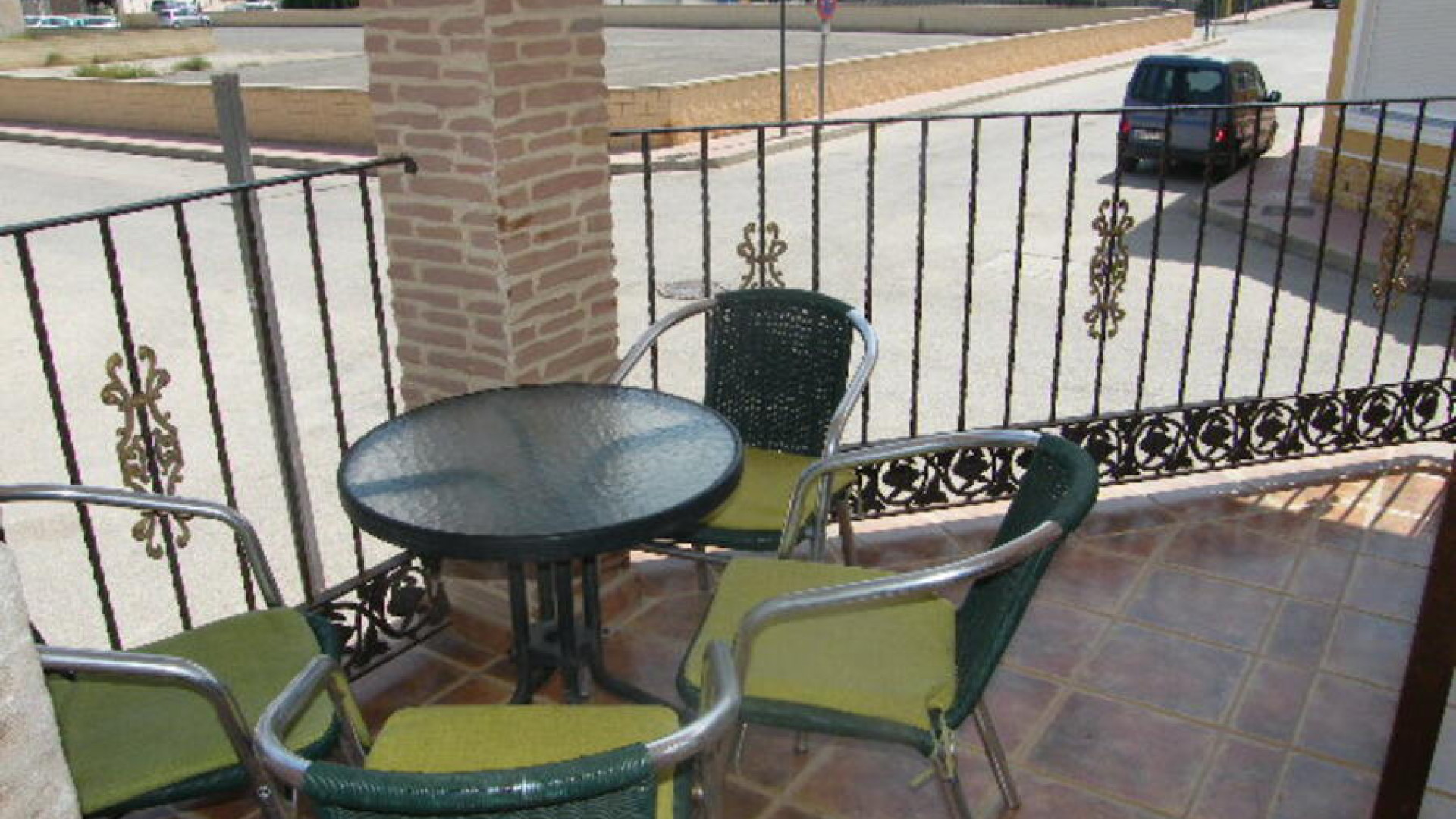 Resale - Таунхаус - Daya Nueva