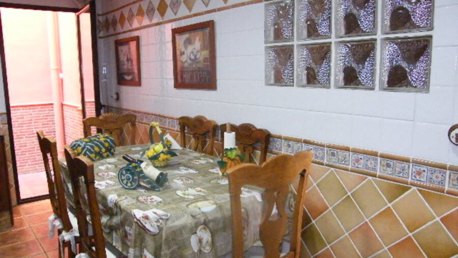 Resale - Таунхаус - Daya Nueva